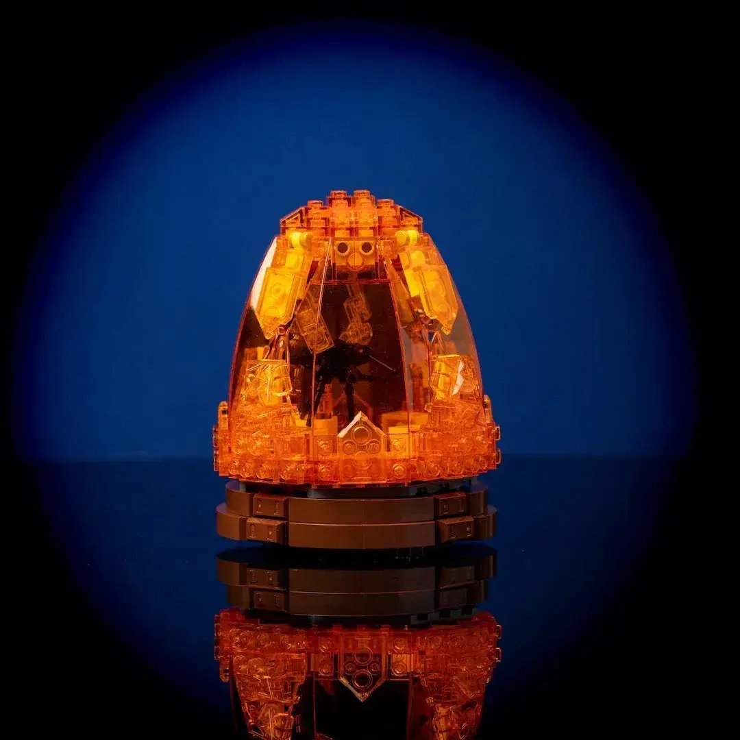 Amber Mosquito Fossil Display For Collectors LEGO Build - ToylandEU