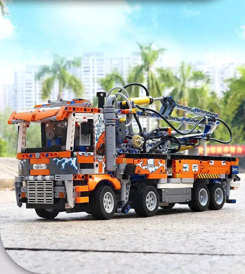 Mould King Pneumatic Concrete Pump Truck Building Set for Kids - ToylandEU