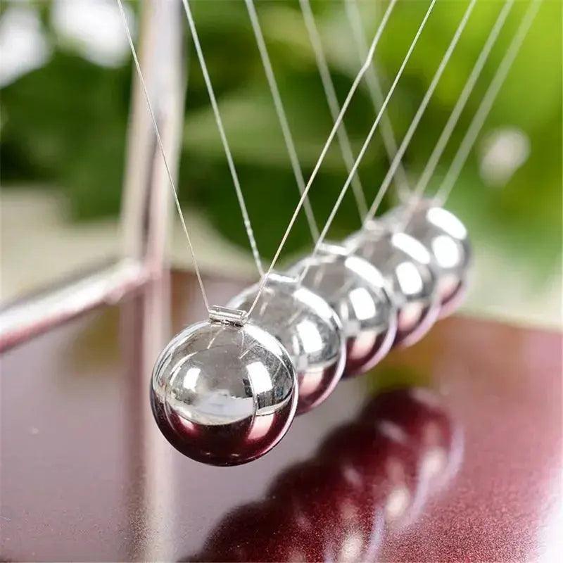  Newton's Cradle Desktop Decor Toy CE Certified Gift -  ToylandEU™