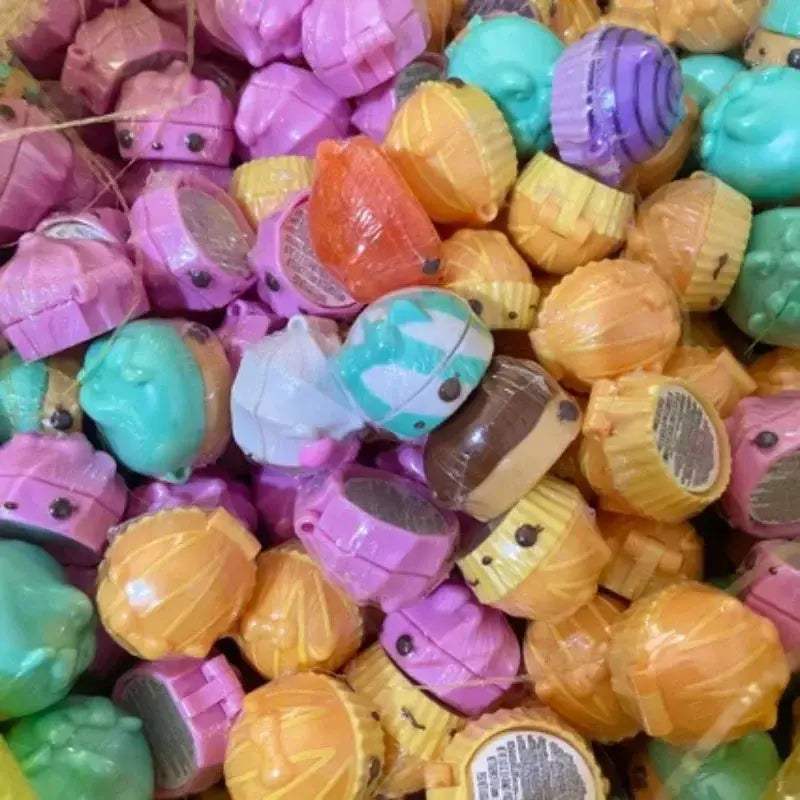 Num Noms Bunny Figures Makeup Lipgloss Stamp Kit Collectible - ToylandEU
