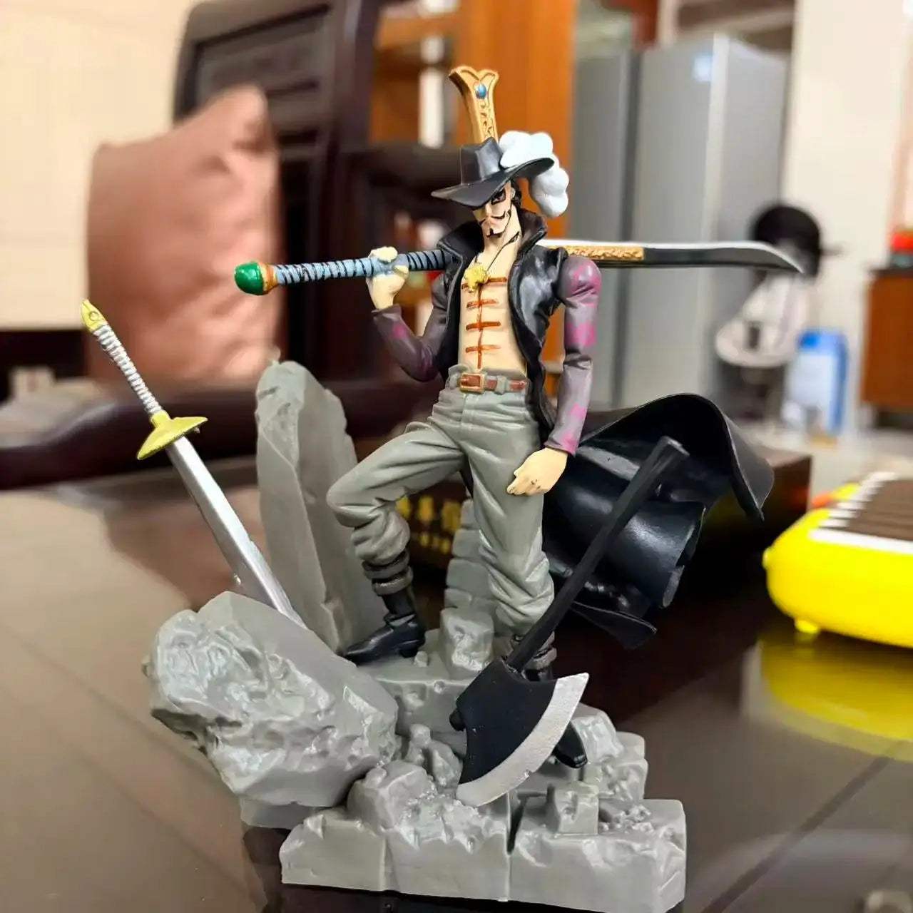 One Piece Mihawk Figure 15cm PVC Action Figure Collectible - ToylandEU
