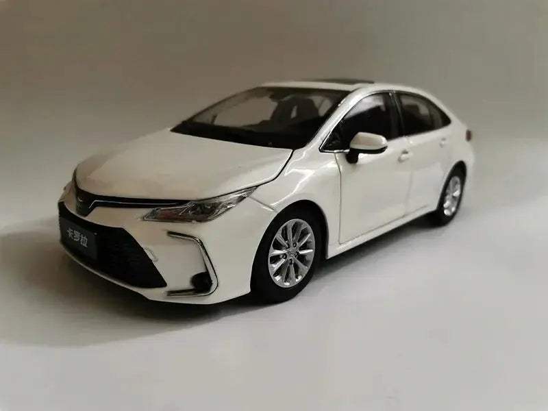 One To Eighteen Diecast Toyota Corolla 2019 Collectible Model - ToylandEU