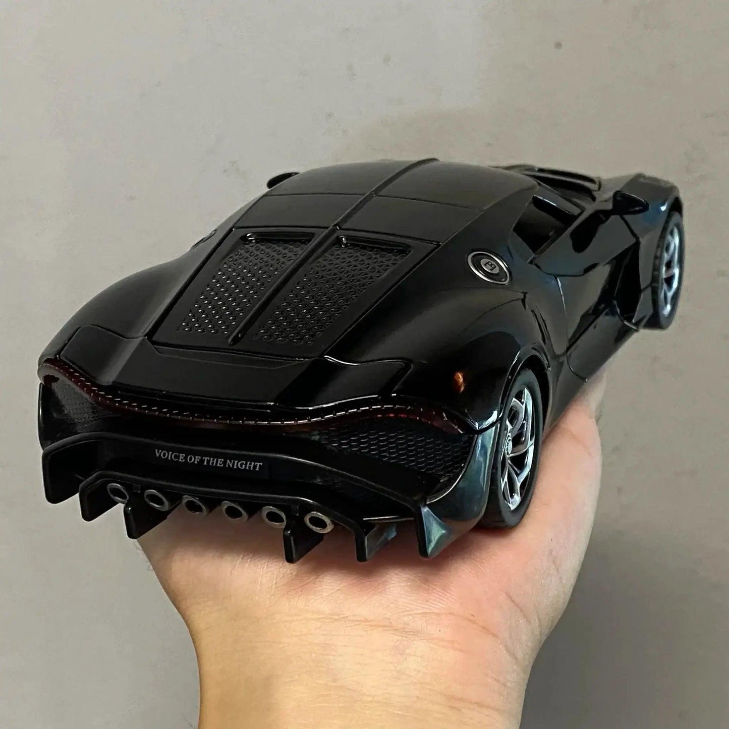 One Twenty Four Scale Diecast Metal Model Car   -  ToylandEU™