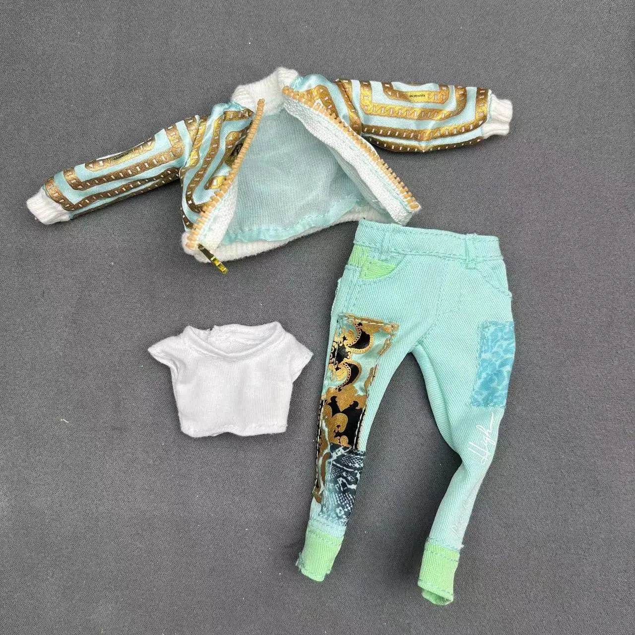 Original Rainbow School Doll With Dress Up Clothes For Girls - ToylandEU