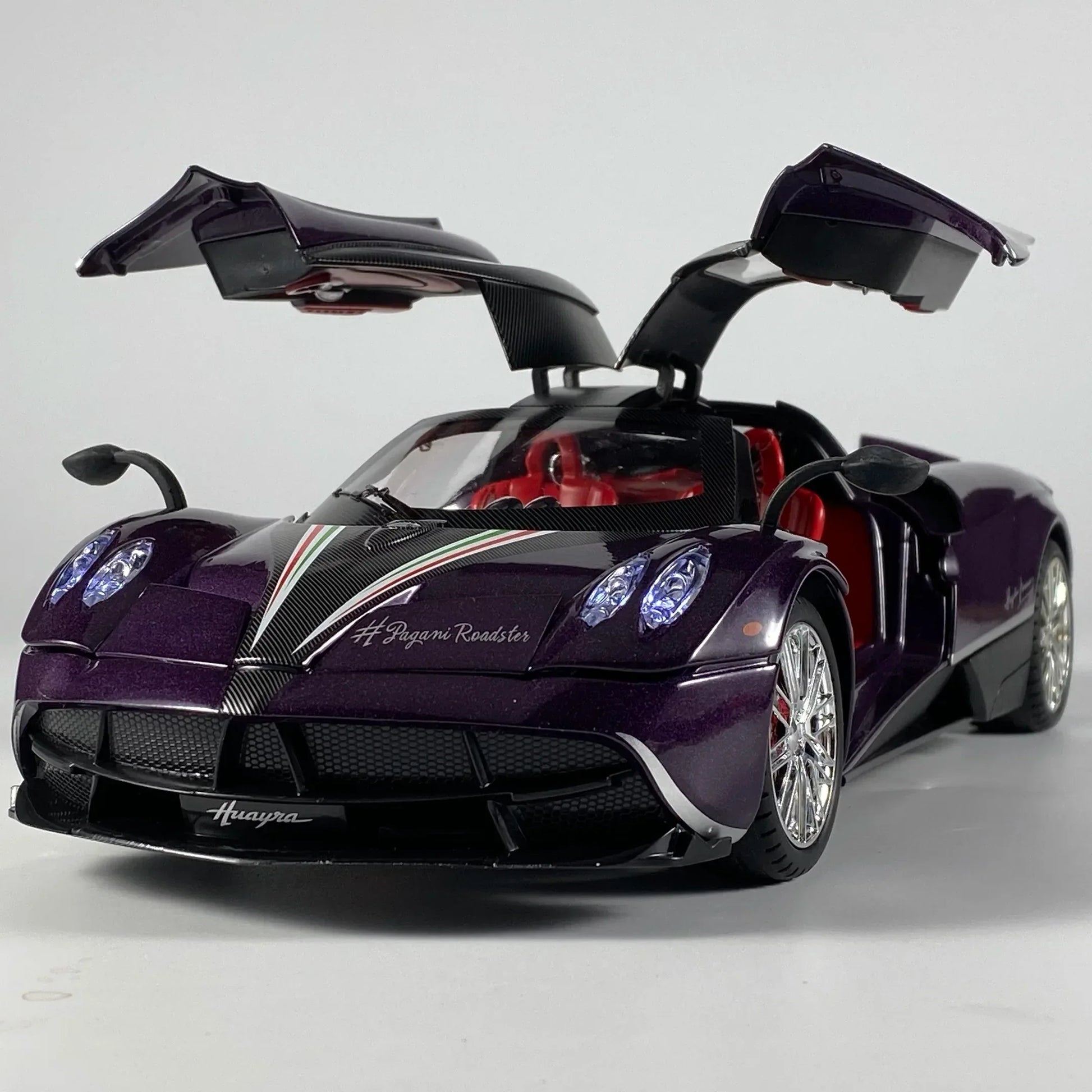 Pagani Huayra BC Dinastia 1:18 Diecast Alloy Model Car - ToylandEU