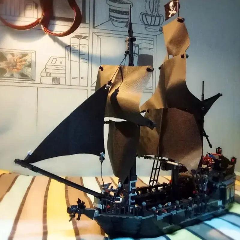  Pirates of the Caribbean Black Pearl Ship Lego Premium Set -  ToylandEU™