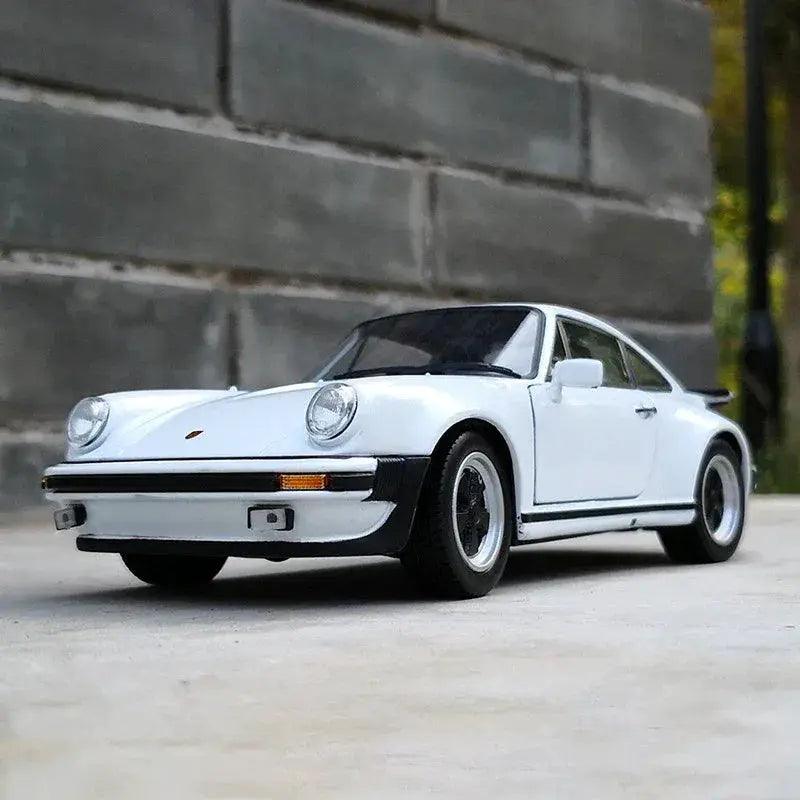  Porsche 911 Diecast 1:24 Alloy Scale Model Car Premium -  ToylandEU™