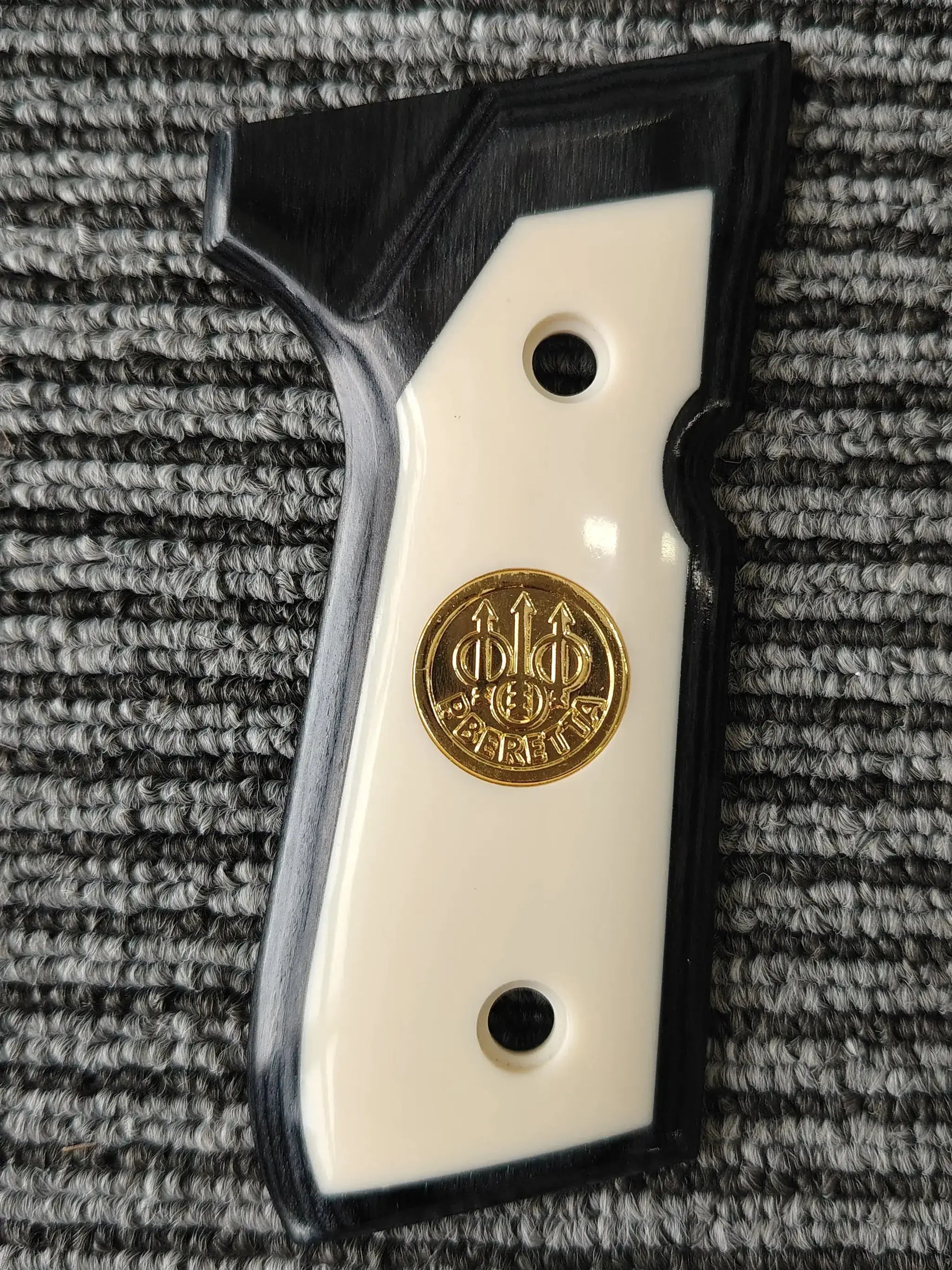 Premium 92 FS Grips Bonded Ivory Inlay With Gold Medallion - ToylandEU