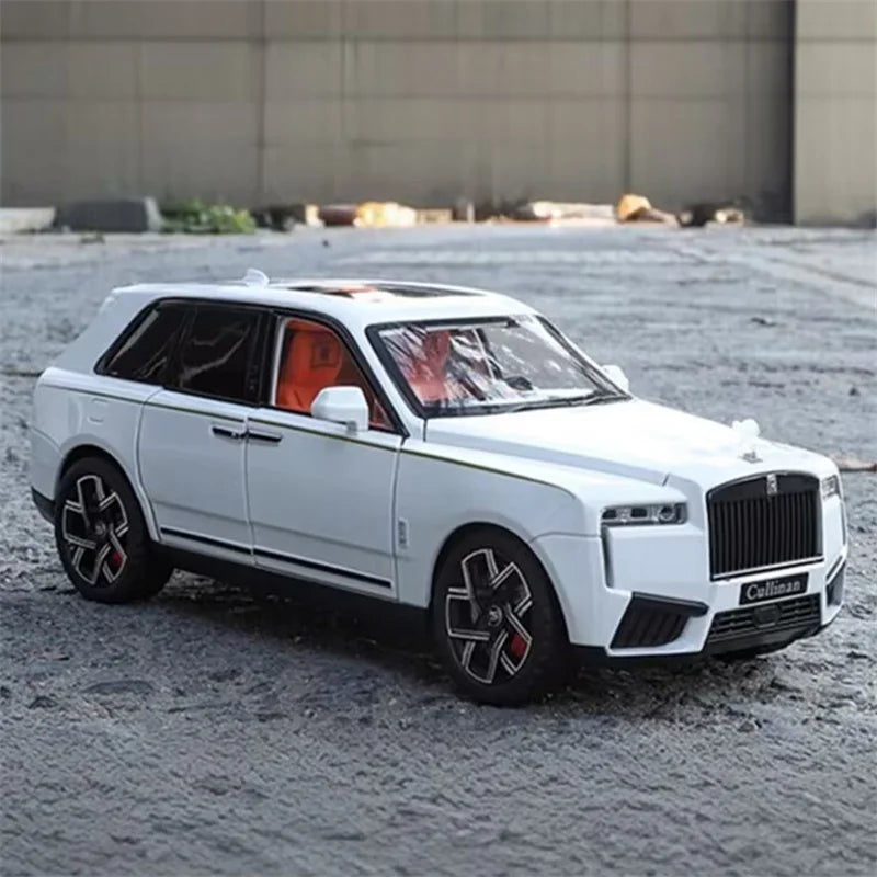 Premium Alloy Diecast Car Model Rolls Royce Cullinan With Sound And Light Simulation For Kids Gift - ToylandEU