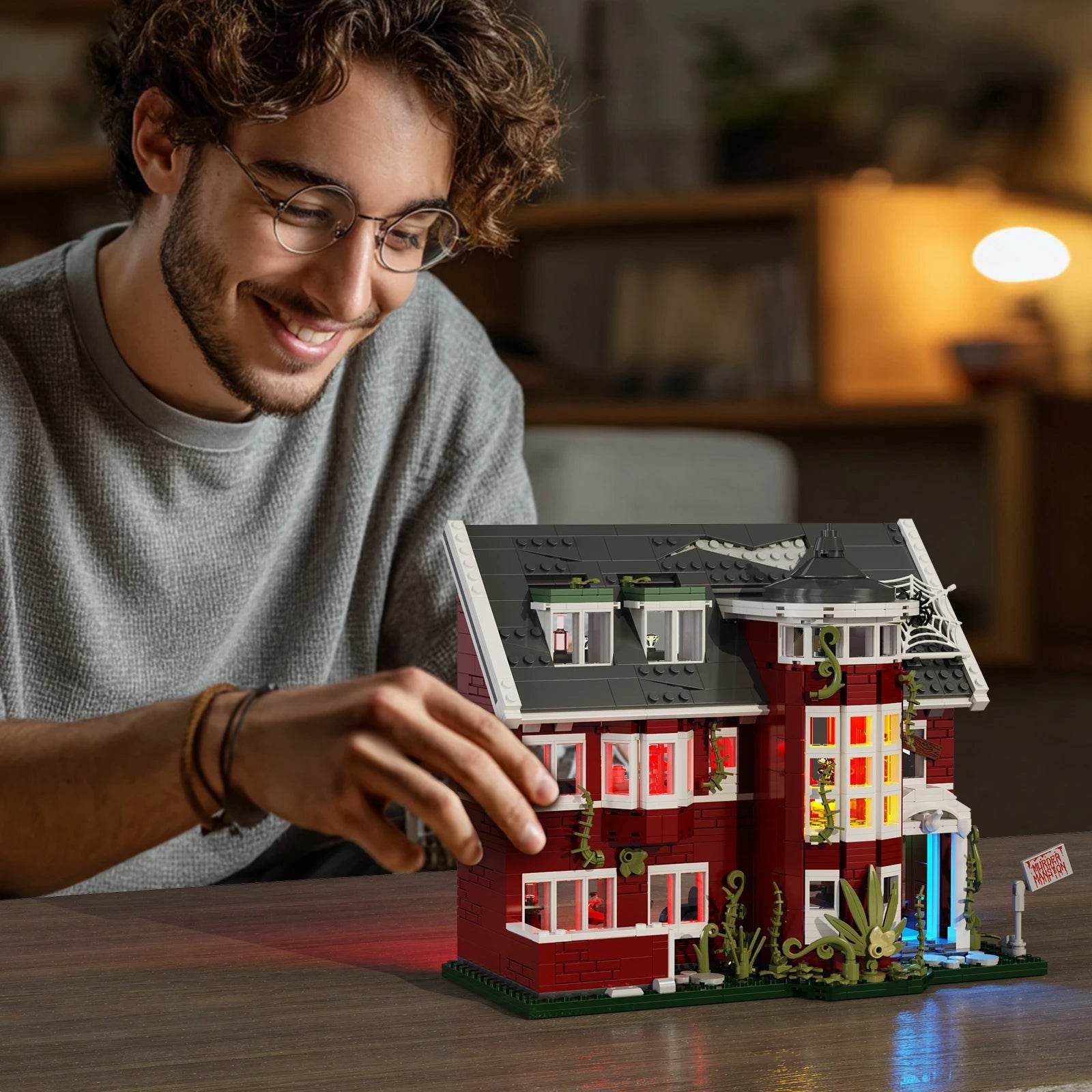 Premium Building Set Murder House Blocks For Horror Fans - ToylandEU