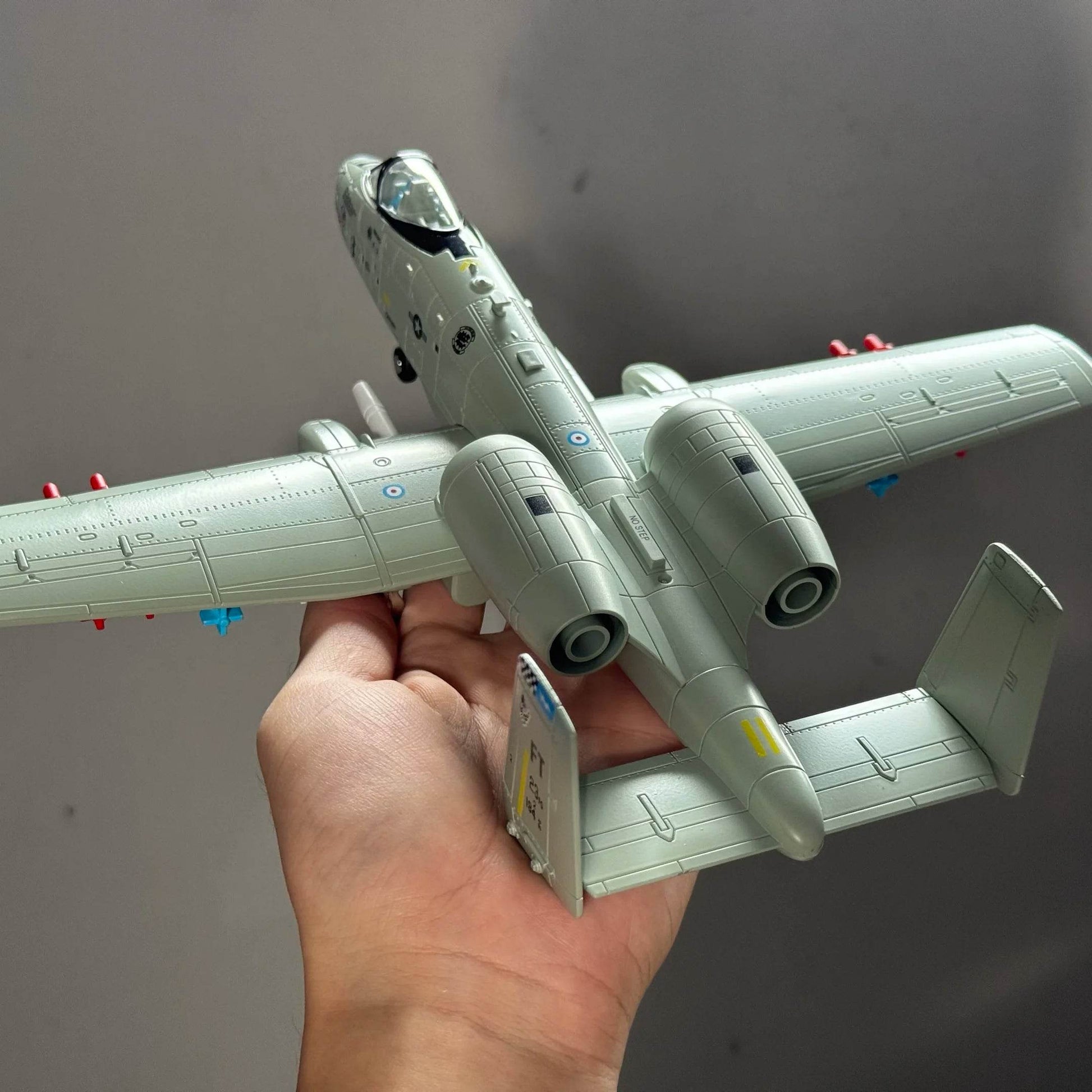 Premium Diecast Aircraft Model A 10 Thunderbolt II Sound And Light Function For Collectors - ToylandEU