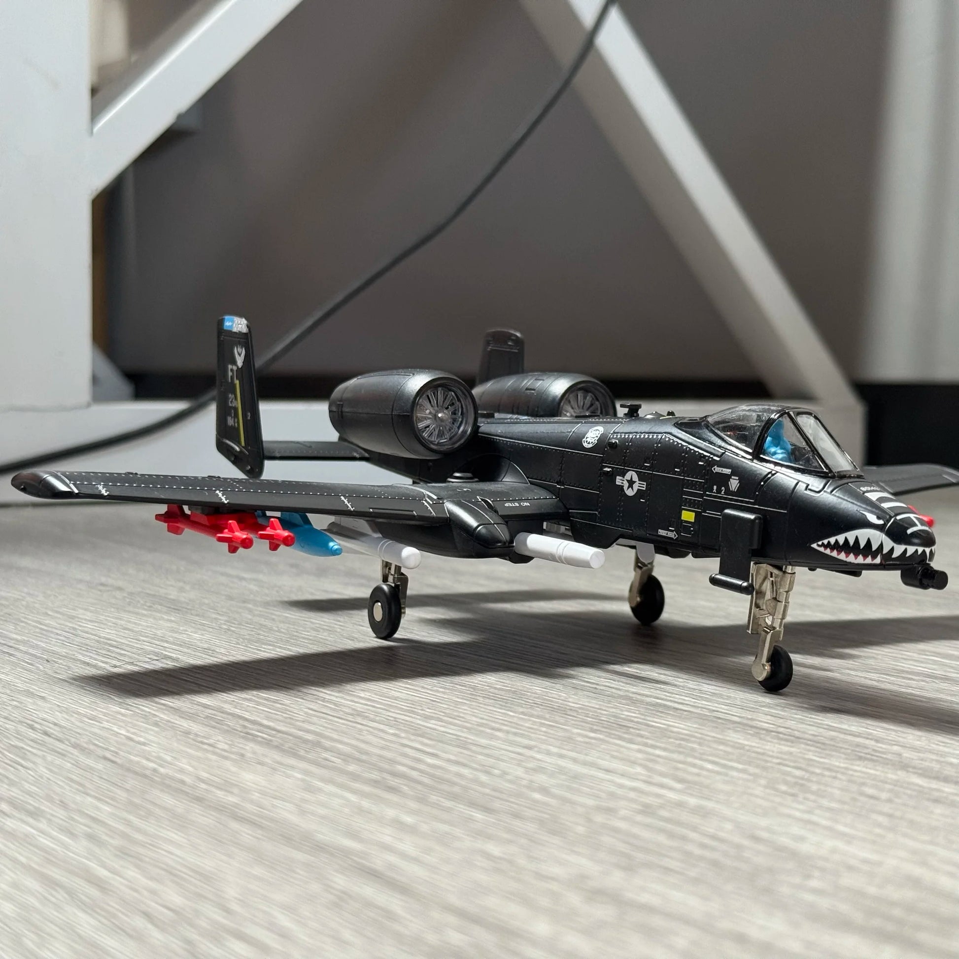 Premium Diecast Aircraft Model A 10 Thunderbolt II Sound And Light Function For Collectors - ToylandEU