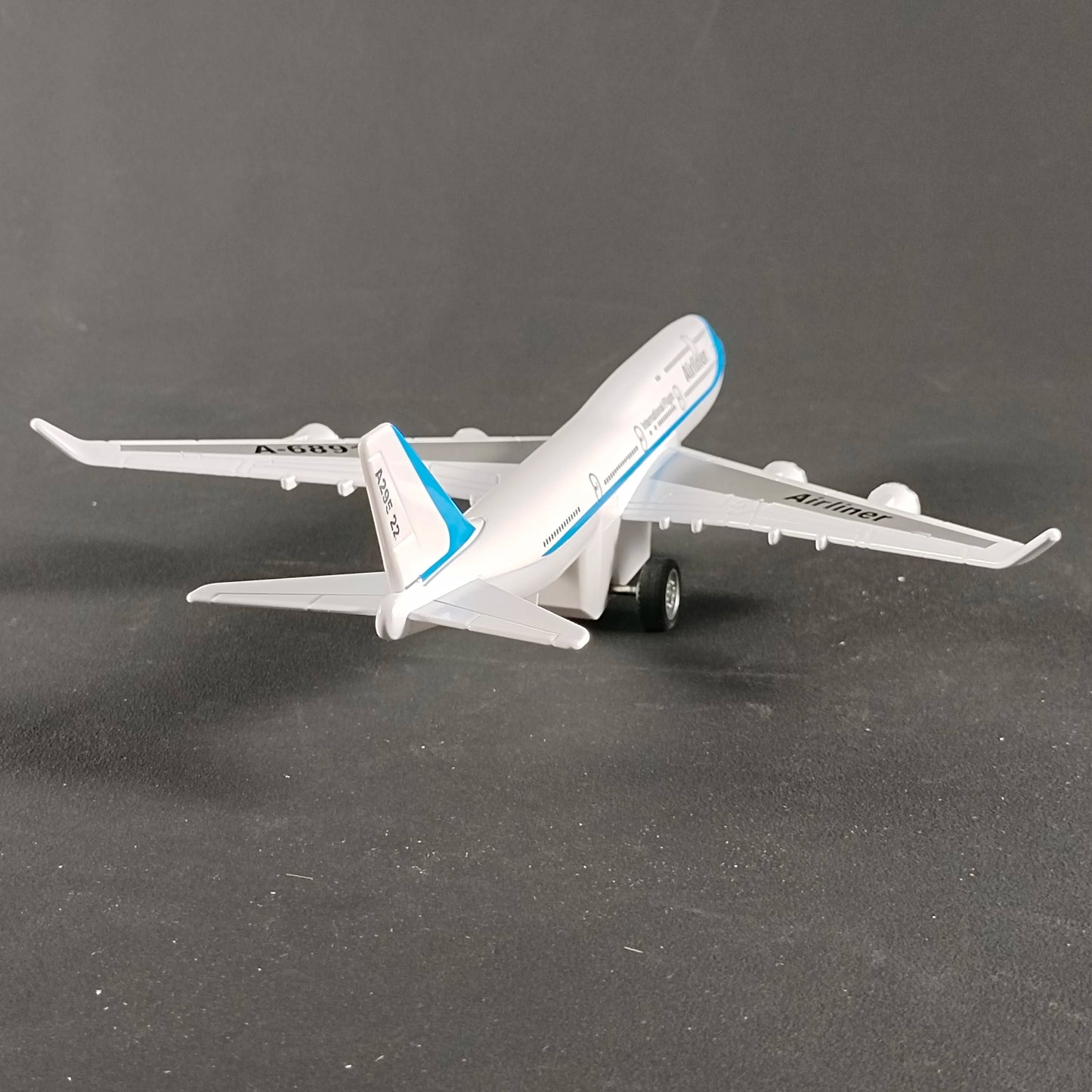 Premium Diecast Aircraft Model Alloy Construction With Sound And Light For Collectors And Hobbyists - ToylandEU
