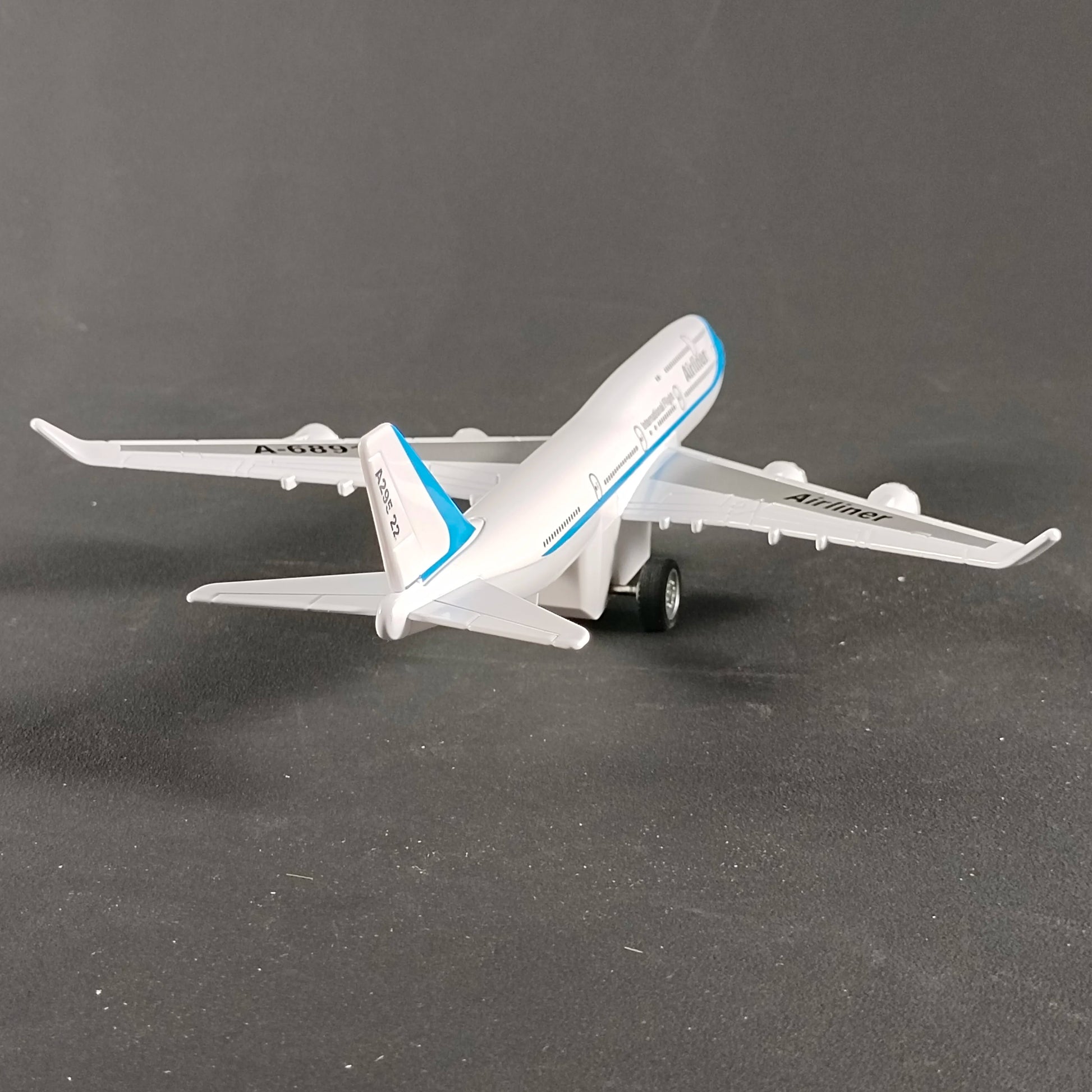 Premium Diecast Aircraft Model Alloy Construction With Sound And Light For Collectors And Hobbyists - ToylandEU