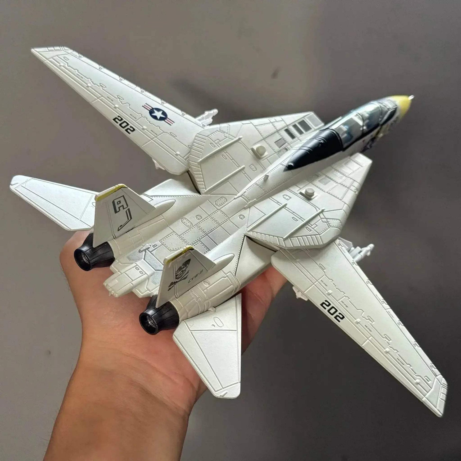 Premium Diecast Aircraft Model Scale One To Seventy Two Alloy Metal With Sound And Light For Collectors - ToylandEU