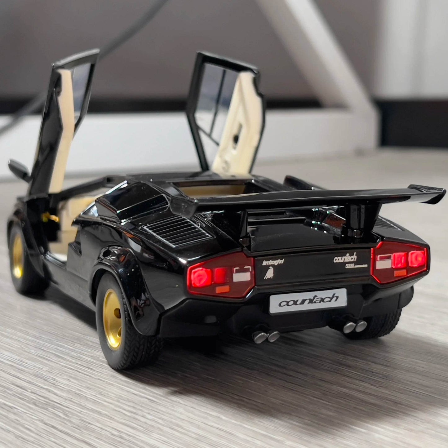 Premium Diecast Alloy Model Car 1 24 Countach LP500S Sideswipe Collector Ornament For Boys And Collectors - ToylandEU