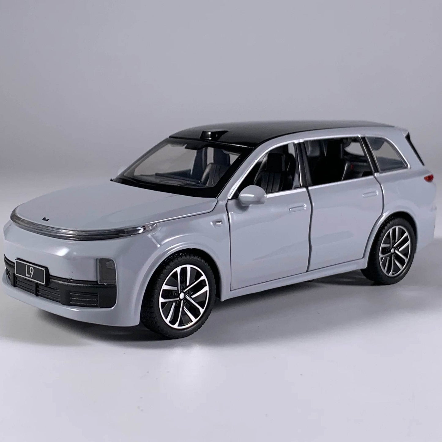 Premium Diecast Alloy One To Thirty Two Scale Li Auto L9 SUV Model Car For Collectors And Auto Enthusiasts - ToylandEU