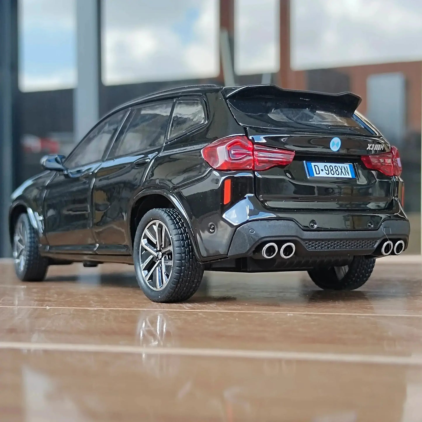 Premium Diecast BMW X3M Model Car With Pull Back Sound - ToylandEU