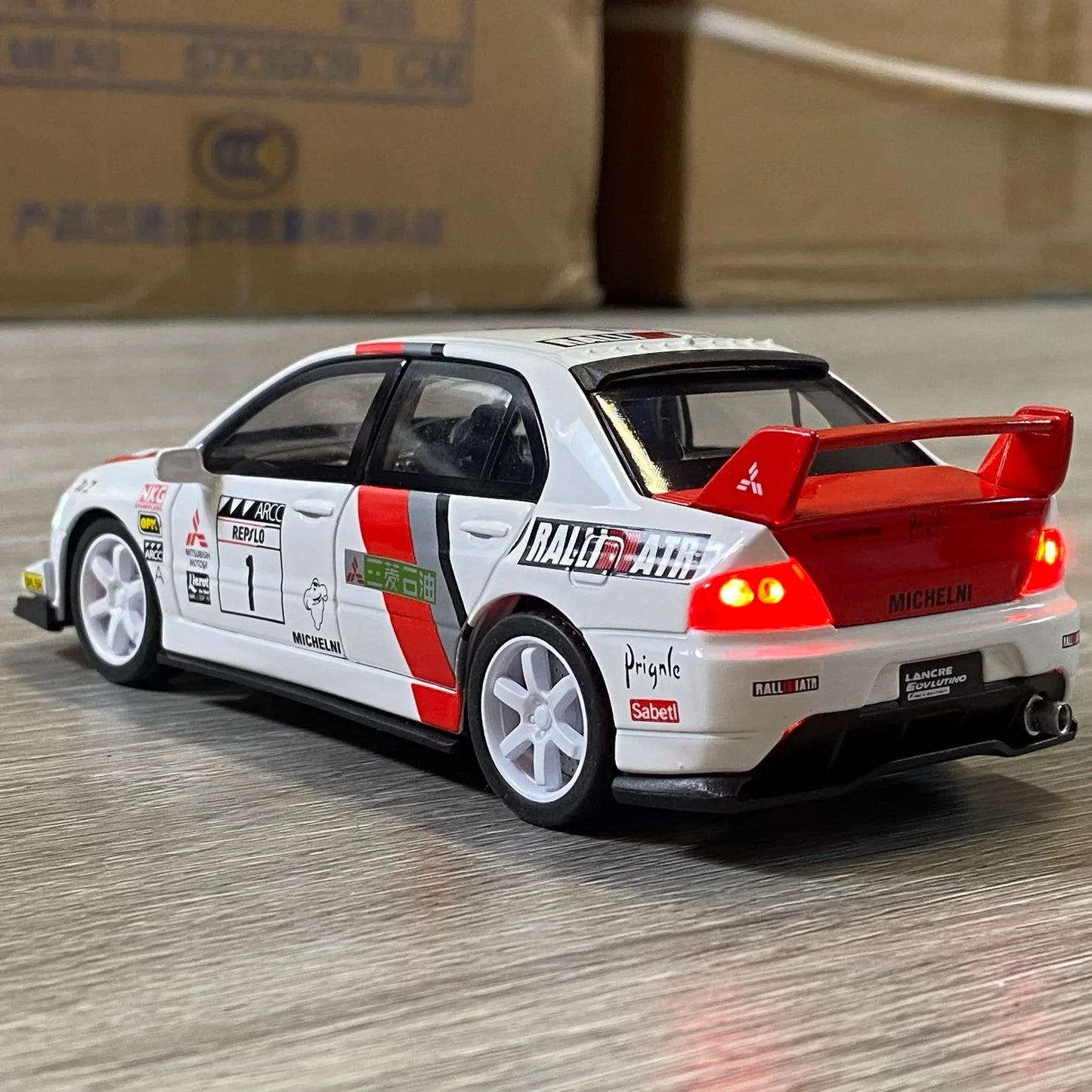 Premium Diecast Car 1:32 Mitsubishi Lancer Evolution EVO Petro Version For Fans - ToylandEU