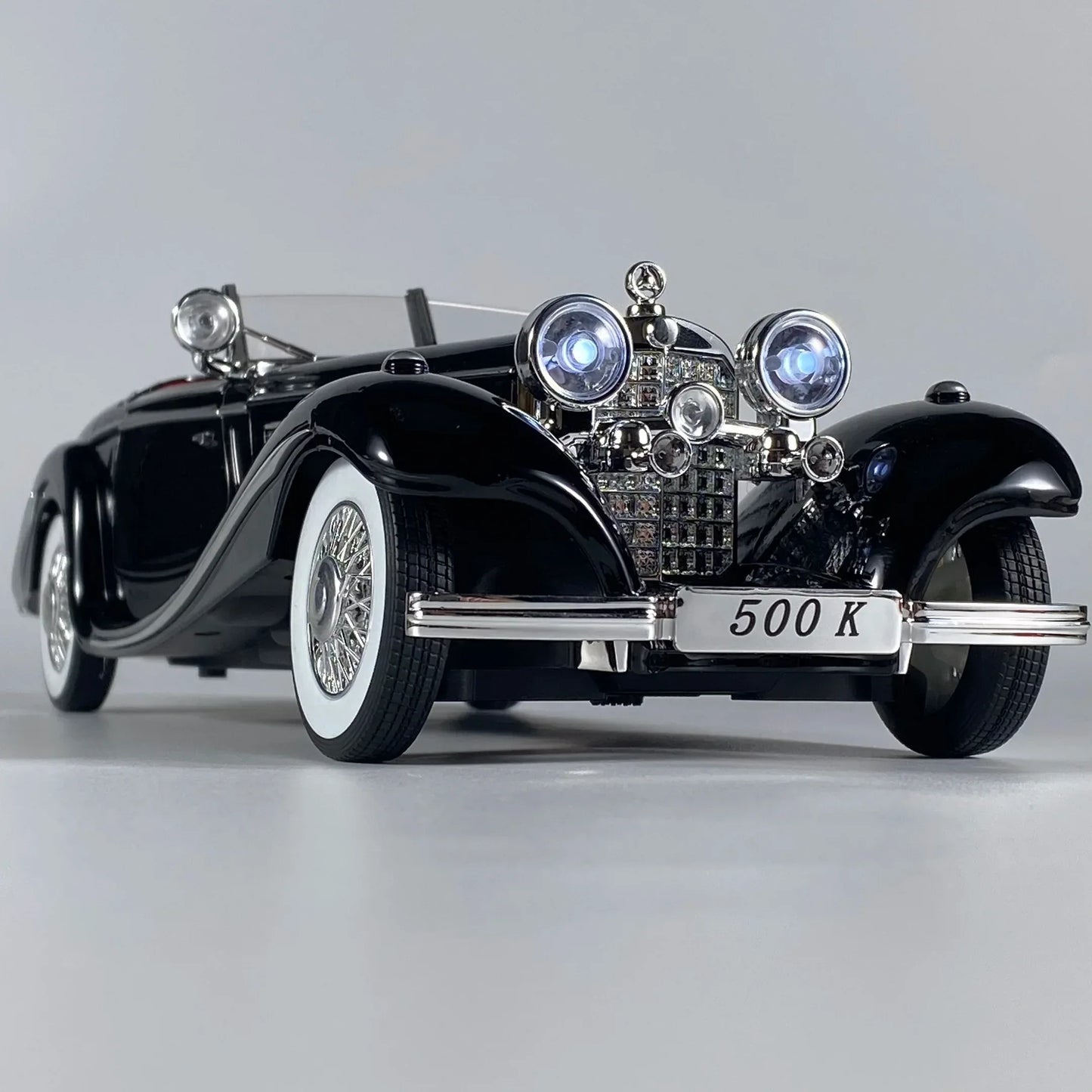 Premium Diecast Car 1To18 Benz 500K 1936 Sound Light Pull Back For Car Fans - ToylandEU
