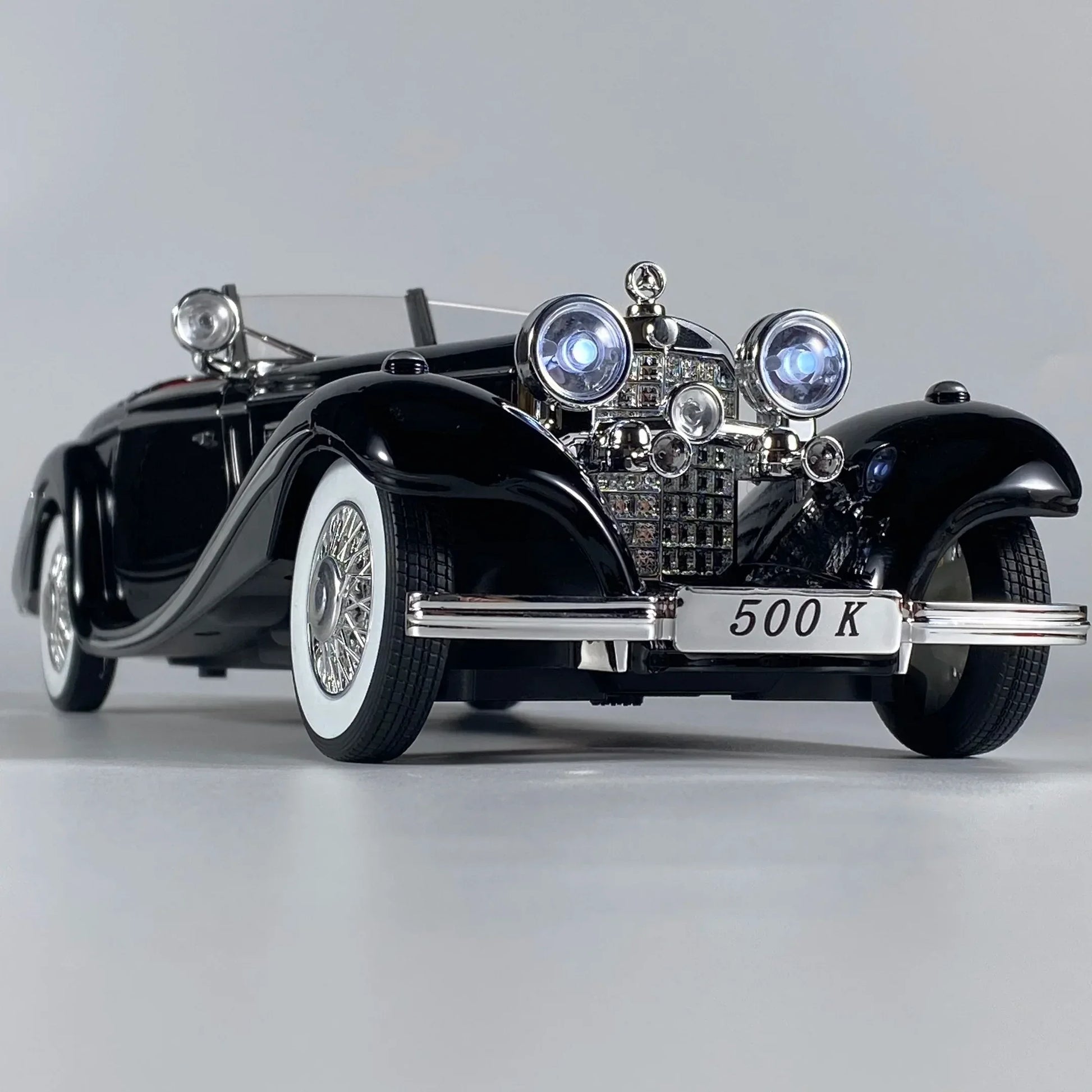 Premium Diecast Car 1To18 Benz 500K 1936 Sound Light Pull Back For Car Fans - ToylandEU