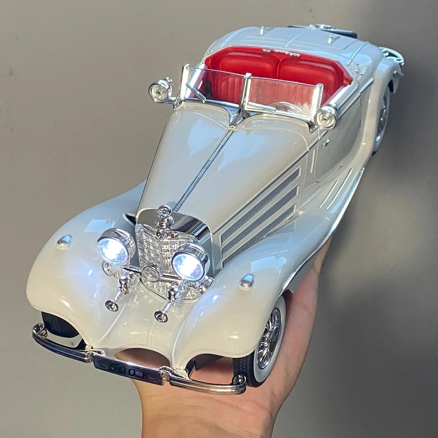 Premium Diecast Car 1To18 Benz 500K 1936 Sound Light Pull Back For Car Fans - ToylandEU