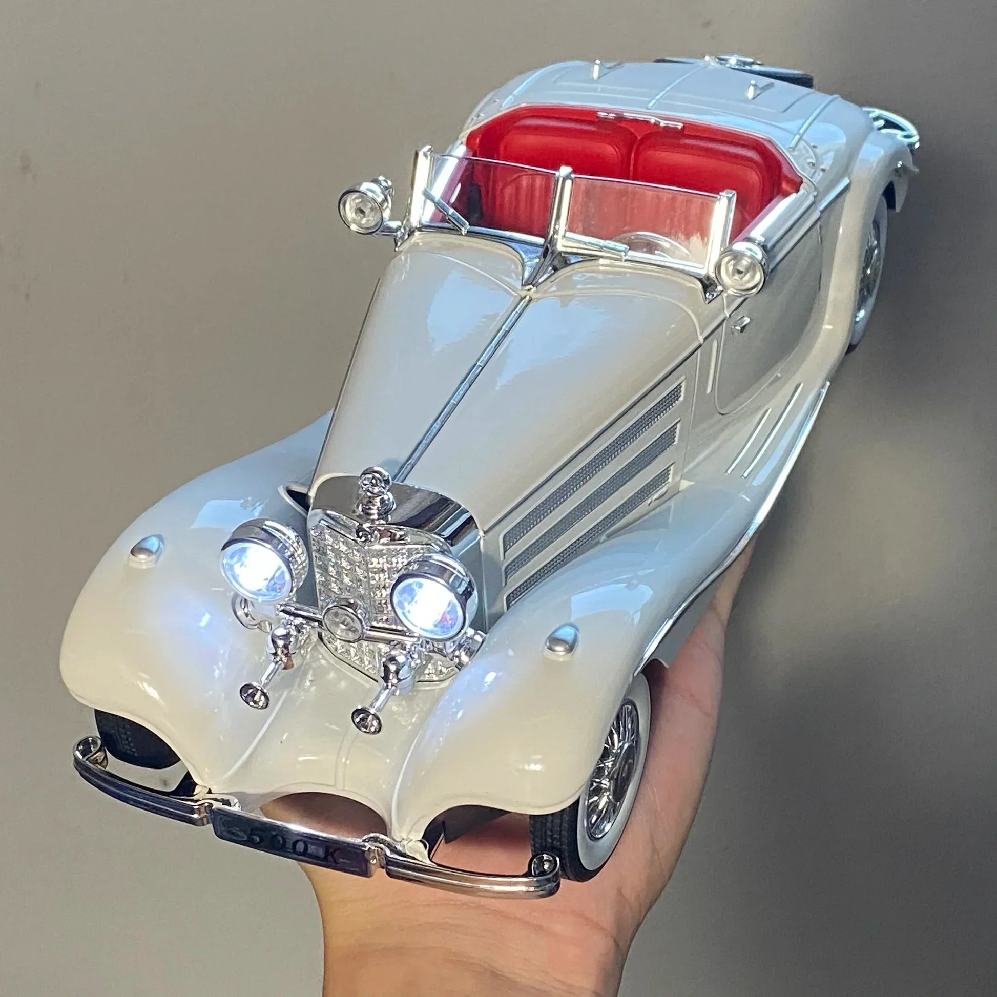 Premium Diecast Car 1To18 Benz 500K 1936 Sound Light Pull Back For Car Fans - ToylandEU