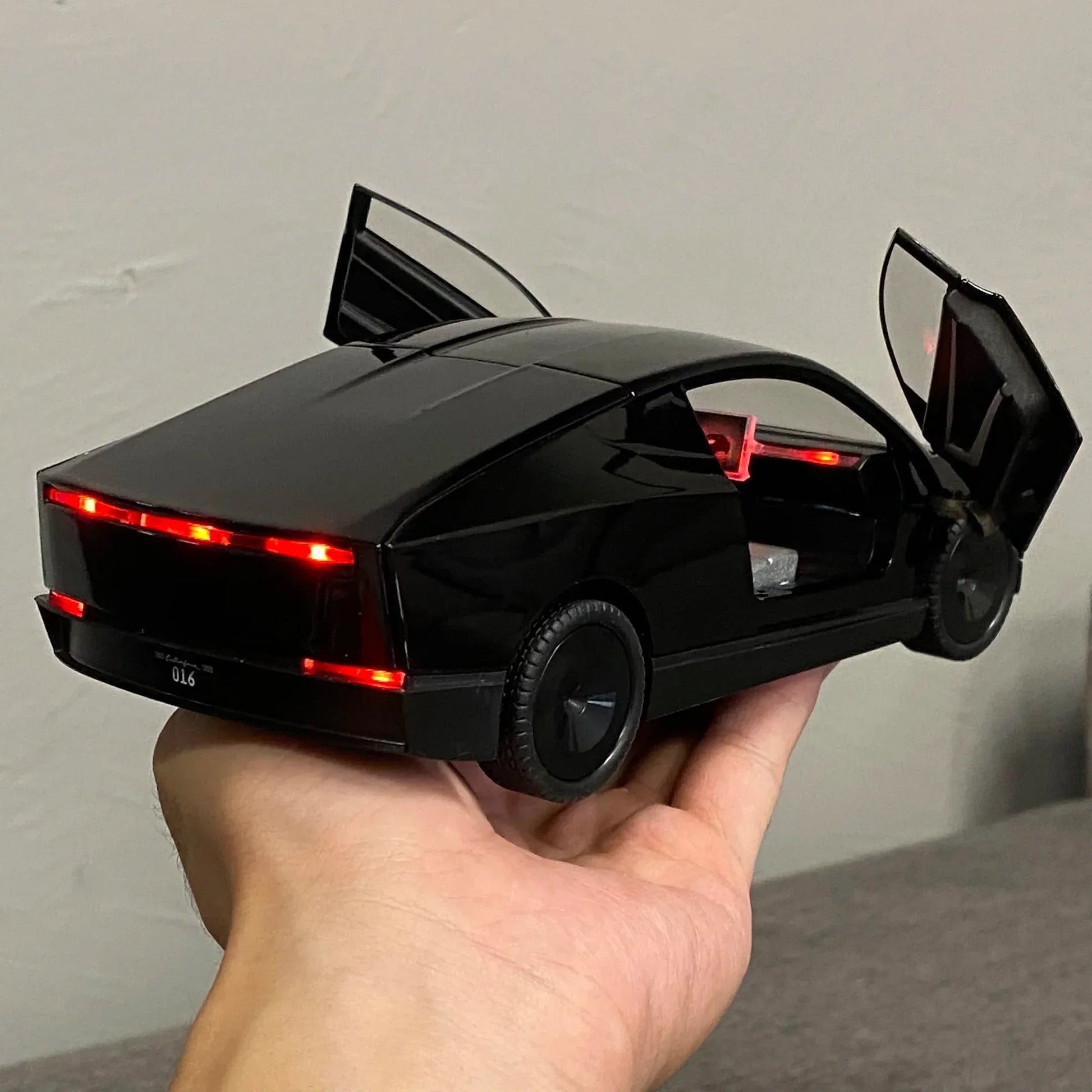 Premium Diecast Car Alloy Robotaxi Cybercab 1:24 With Sound And Light For Boys - ToylandEU