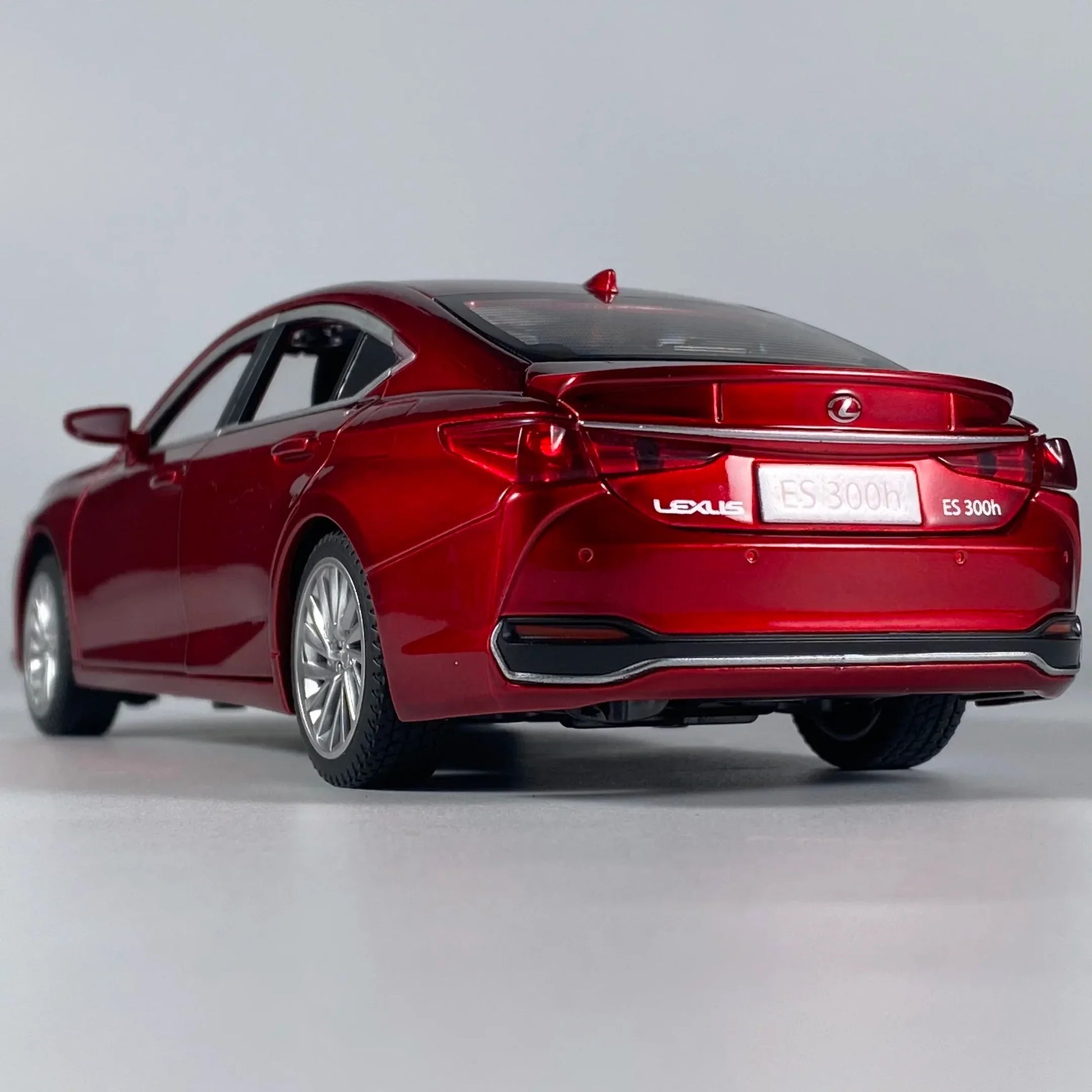 Premium Diecast Car Model 1 To 24 ES300H With Sound And Light For Collectors - ToylandEU