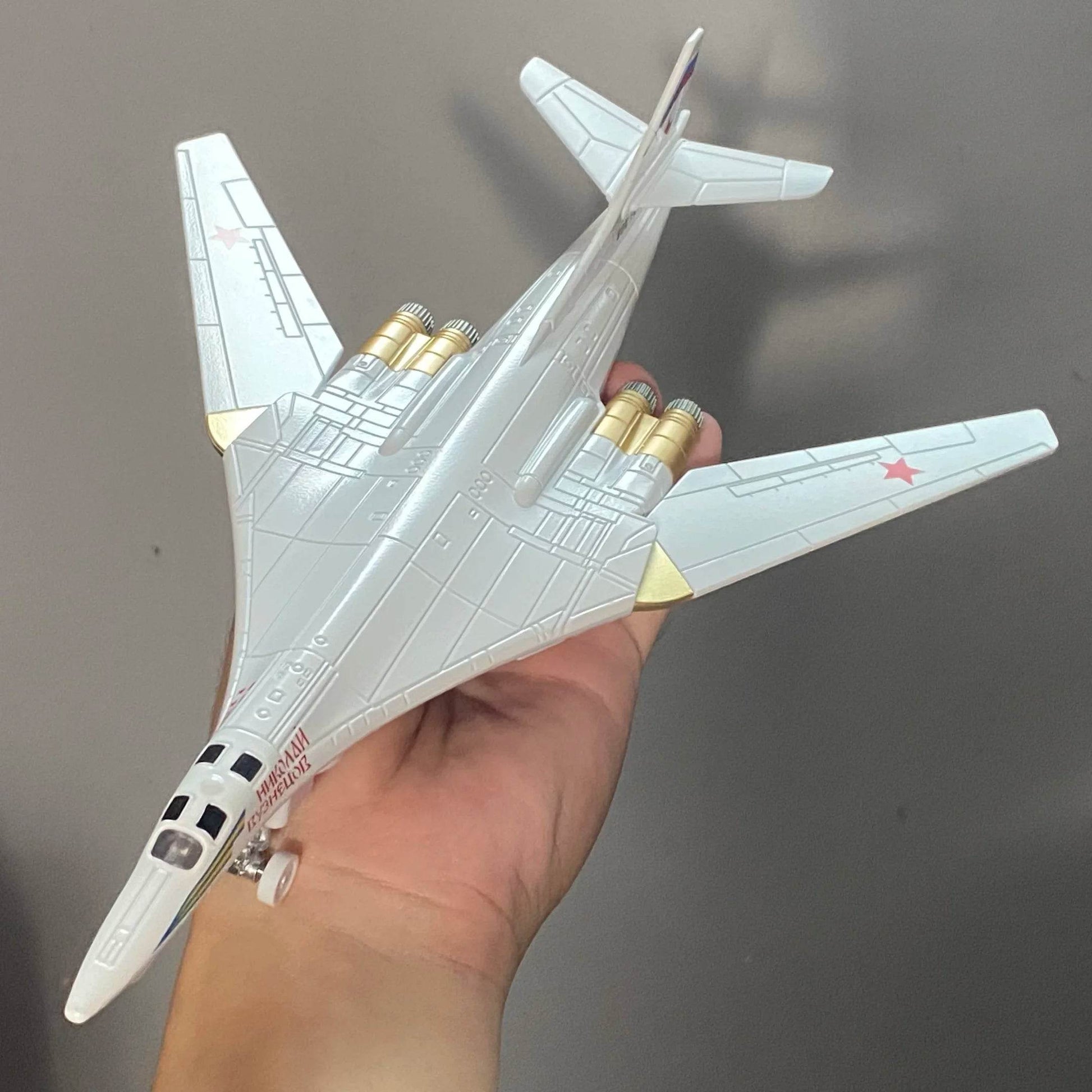 Premium Diecast Model Aircraft 1:200 Tu-160 Blackjack White Swan Alloy Metal Finish For Collectors - ToylandEU