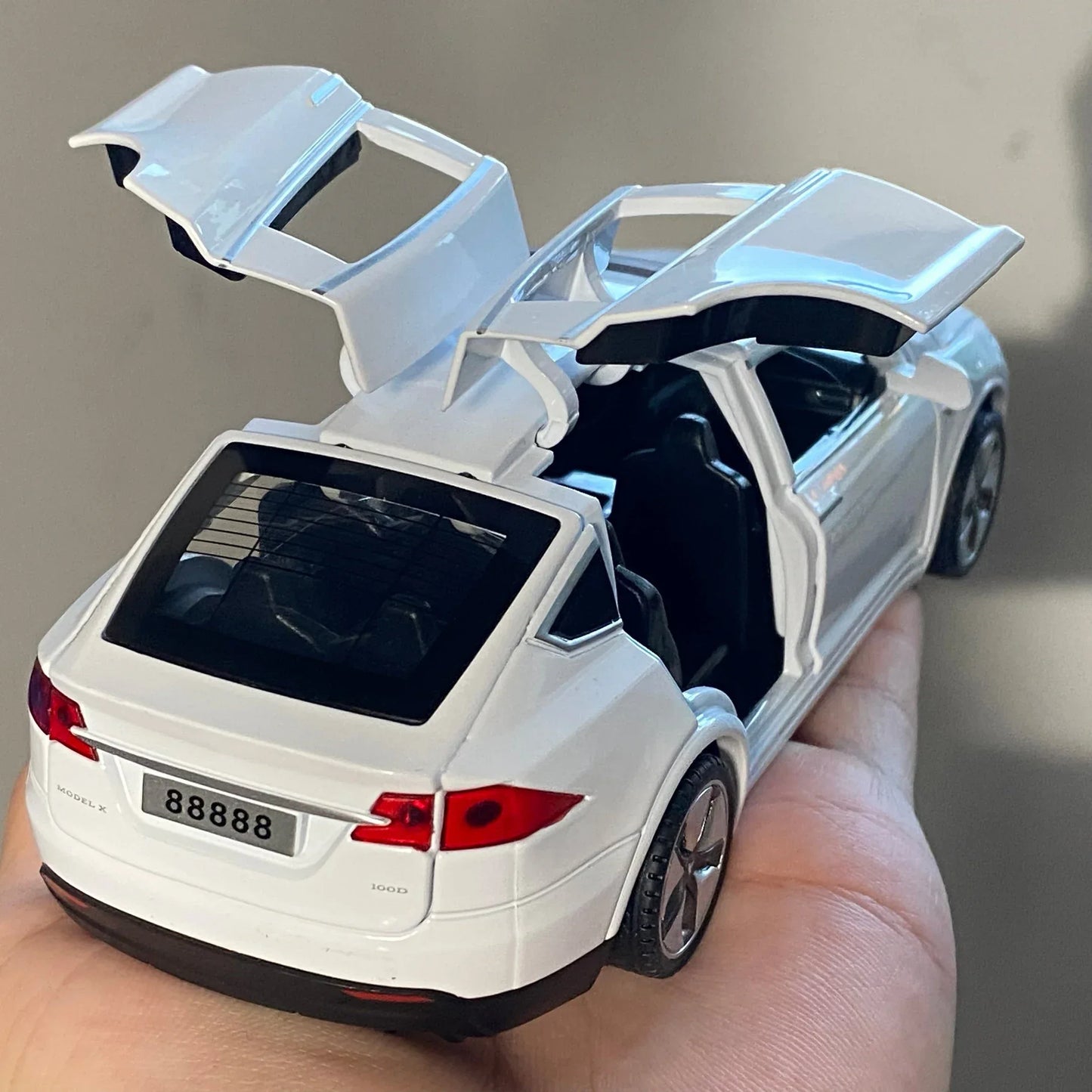 Premium Diecast Model Car 1 32 Scale Alloy SUV Sound And Light Valentines Gift - ToylandEU