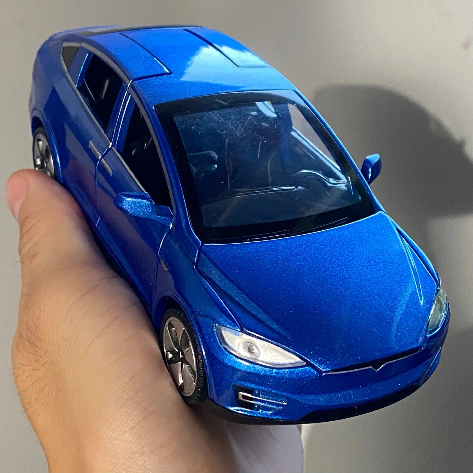 Premium Diecast Model Car 1 32 Scale Alloy SUV Sound And Light Valentines Gift - ToylandEU