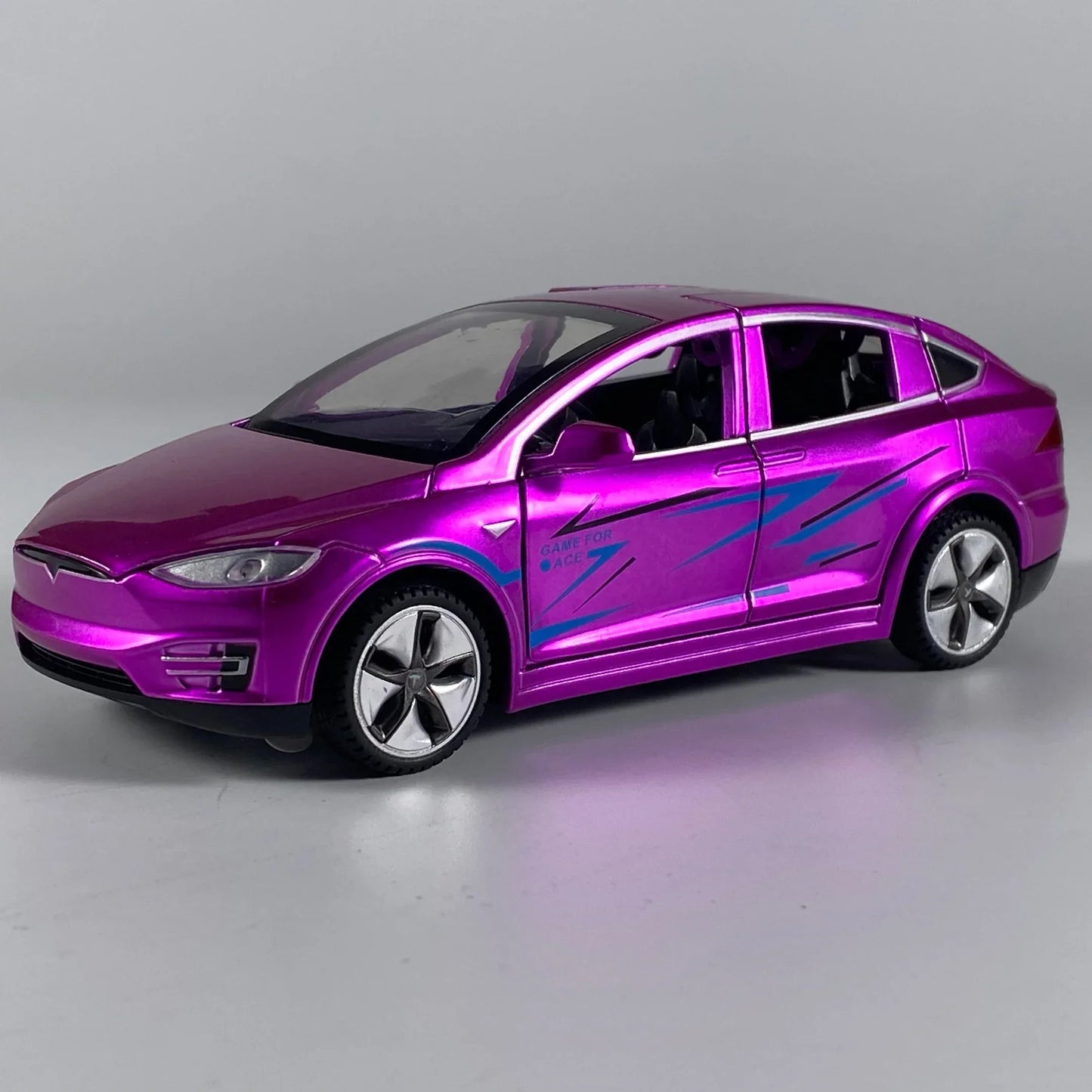 Premium Diecast Model Car 1 32 Scale Alloy SUV Sound And Light Valentines Gift - ToylandEU