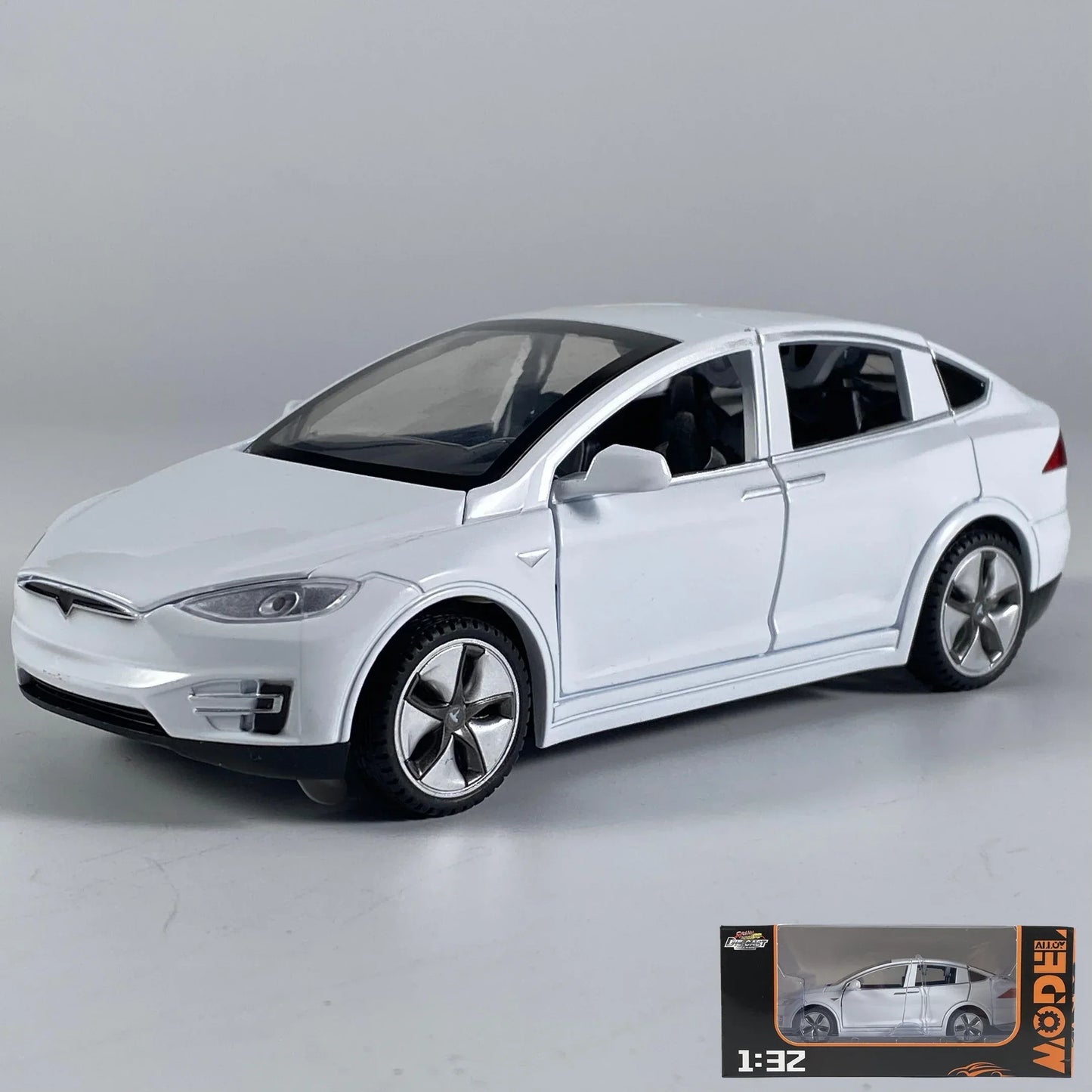 Premium Diecast Model Car 1 32 Scale Alloy SUV Sound And Light Valentines Gift - ToylandEU