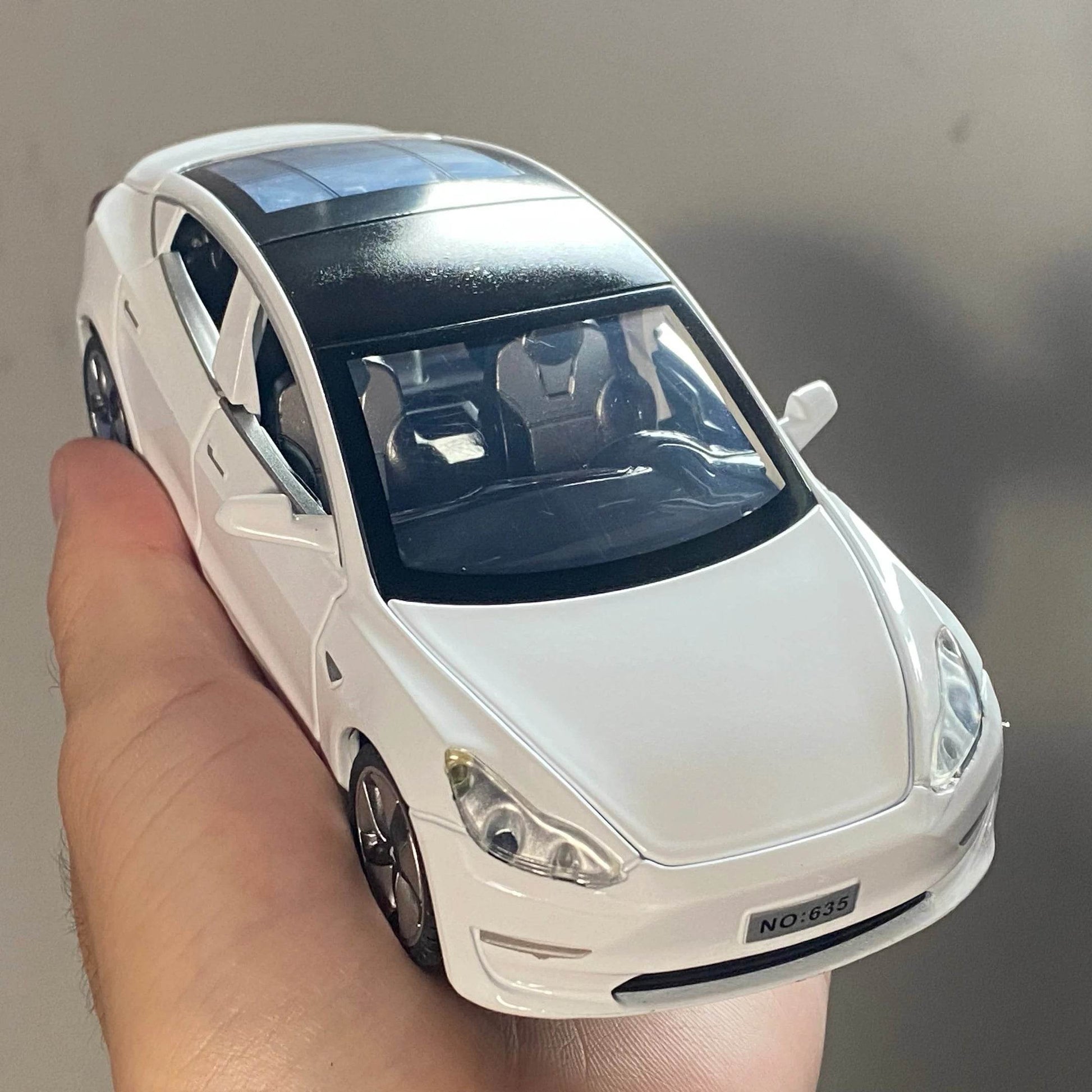 Premium Diecast Model Car 1 To 32 Scale High Fidelity New Energy Electric Vehicle Ornament Gift For Collectors - ToylandEU