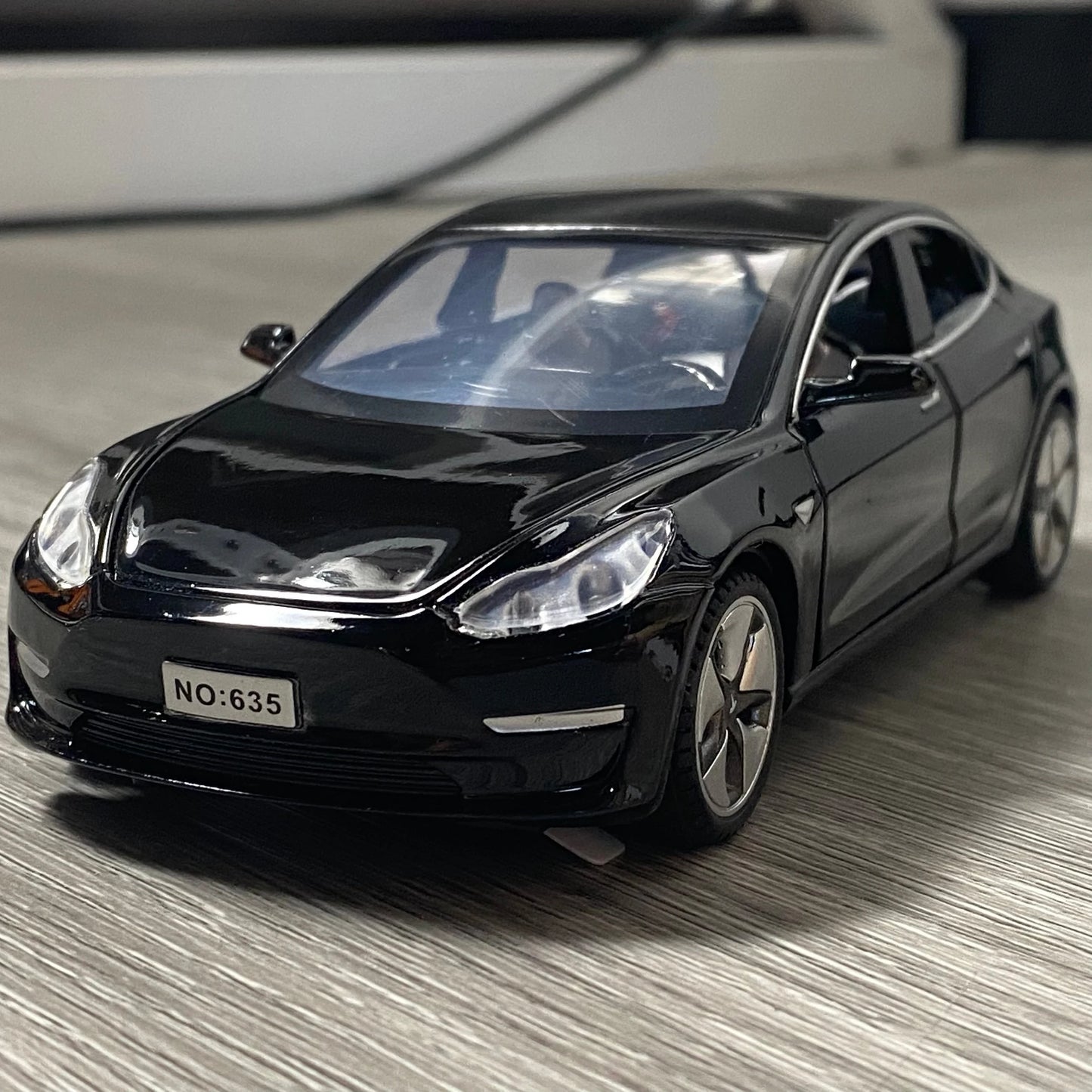 Premium Diecast Model Car 1 To 32 Scale High Fidelity New Energy Electric Vehicle Ornament Gift For Collectors - ToylandEU