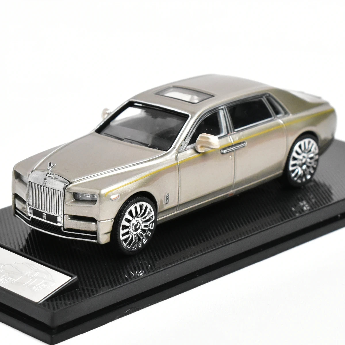 Premium Diecast Model Car Scale One Sixty Four Rolls Royce Phantom For Collectors - ToylandEU