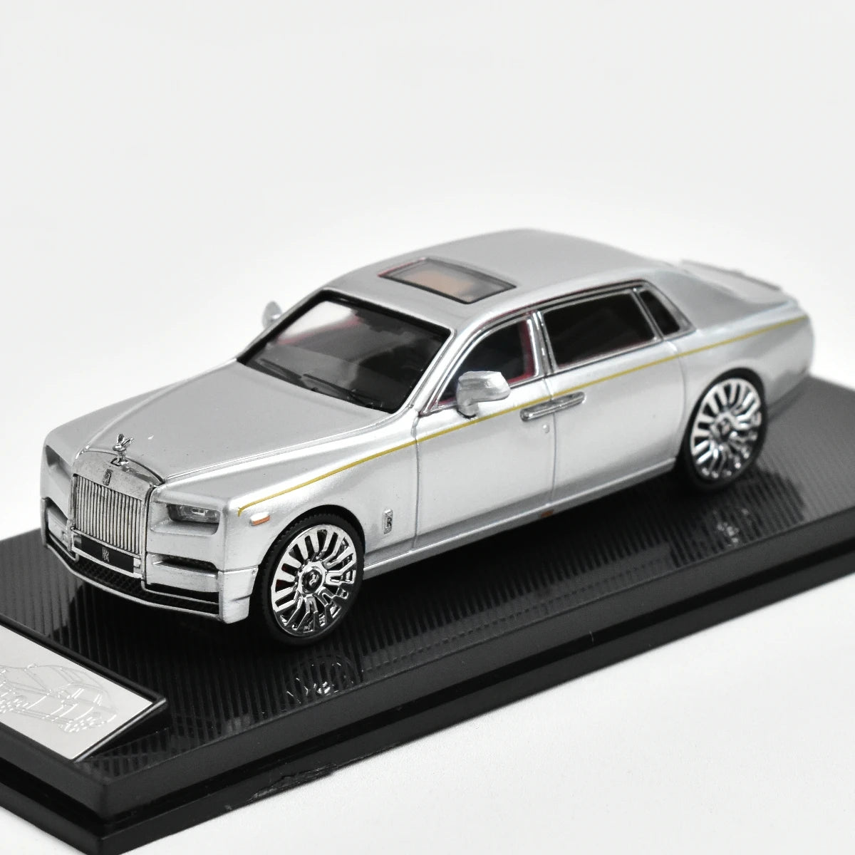 Premium Diecast Model Car Scale One Sixty Four Rolls Royce Phantom For Collectors - ToylandEU
