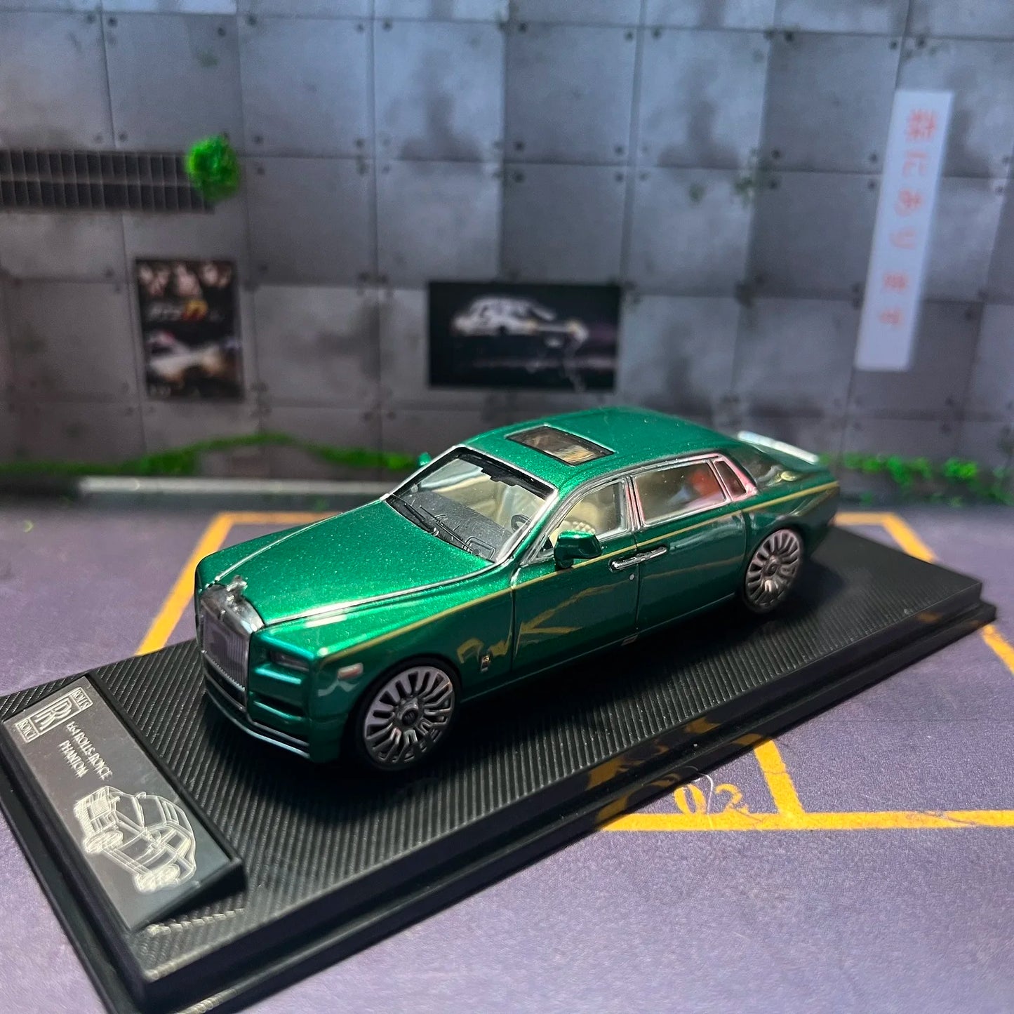 Premium Diecast Model Car Scale One Sixty Four Rolls Royce Phantom For Collectors - ToylandEU