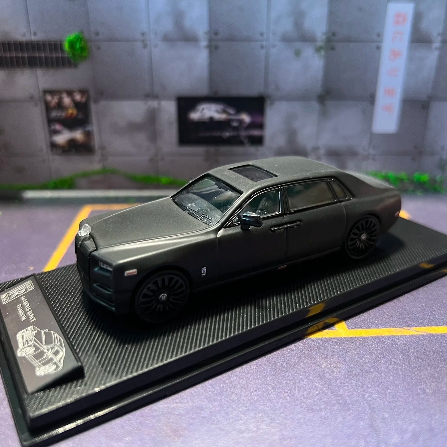 Premium Diecast Model Car Scale One Sixty Four Rolls Royce Phantom For Collectors - ToylandEU