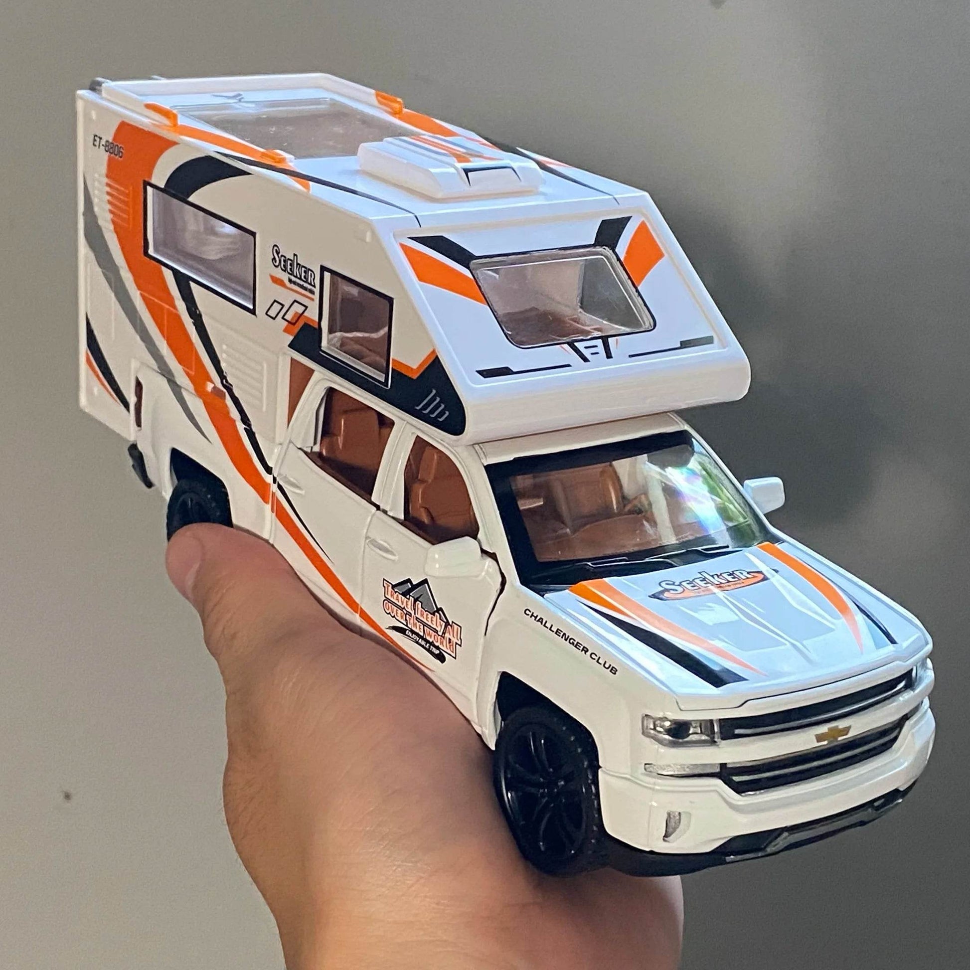 Premium Diecast SUV Model 1 To 32 Scale Chalet Camping RV Edition With Sound And Light For Adult Collectors - ToylandEU