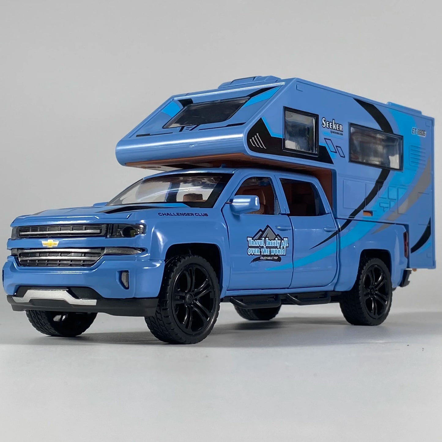 Premium Diecast SUV Model 1 To 32 Scale Chalet Camping RV Edition With Sound And Light For Adult Collectors - ToylandEU