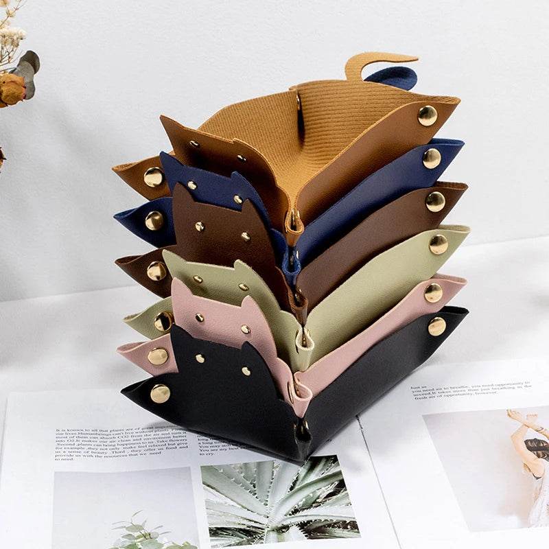 Premium PU Leather Hexagonal Folding Dice Tray with Unique Cat-Shaped Design for RPG and DnD Game Enthusiasts - ToylandEU