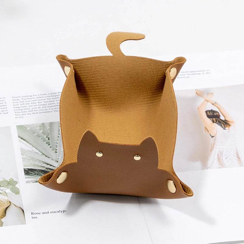 Premium PU Leather Hexagonal Folding Dice Tray with Unique Cat-Shaped Design for RPG and DnD Game Enthusiasts - ToylandEU