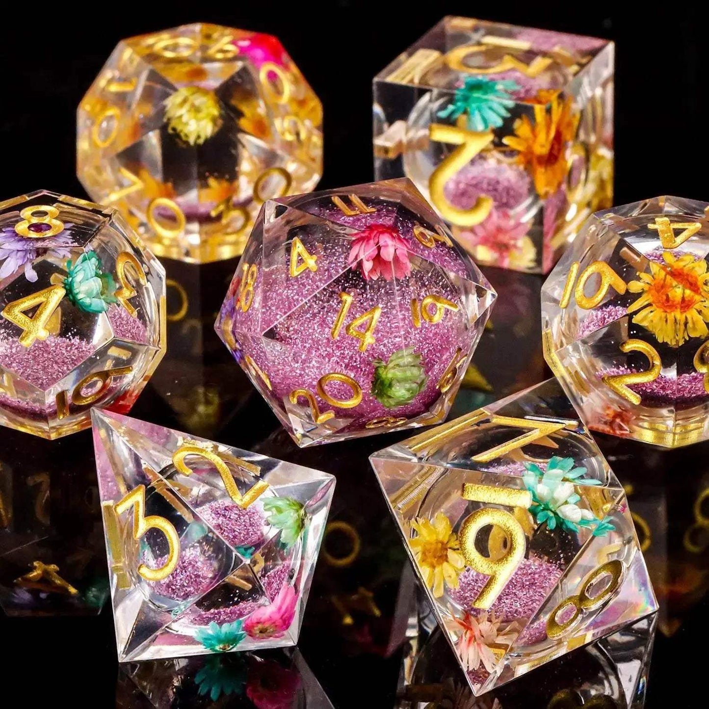 Premium Plum Blossom Polyhedral Dice Set with Liquid Core for Dungeons and Dragons Enthusiasts - ToylandEU
