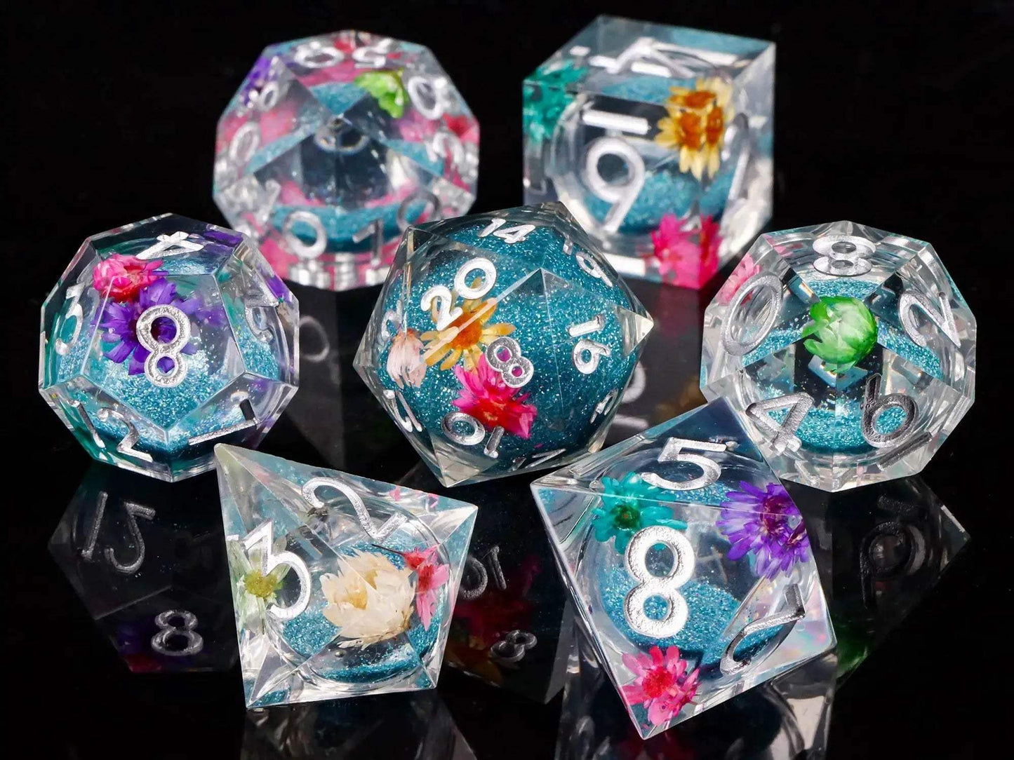 Premium Plum Blossom Polyhedral Dice Set with Liquid Core for Dungeons and Dragons Enthusiasts - ToylandEU