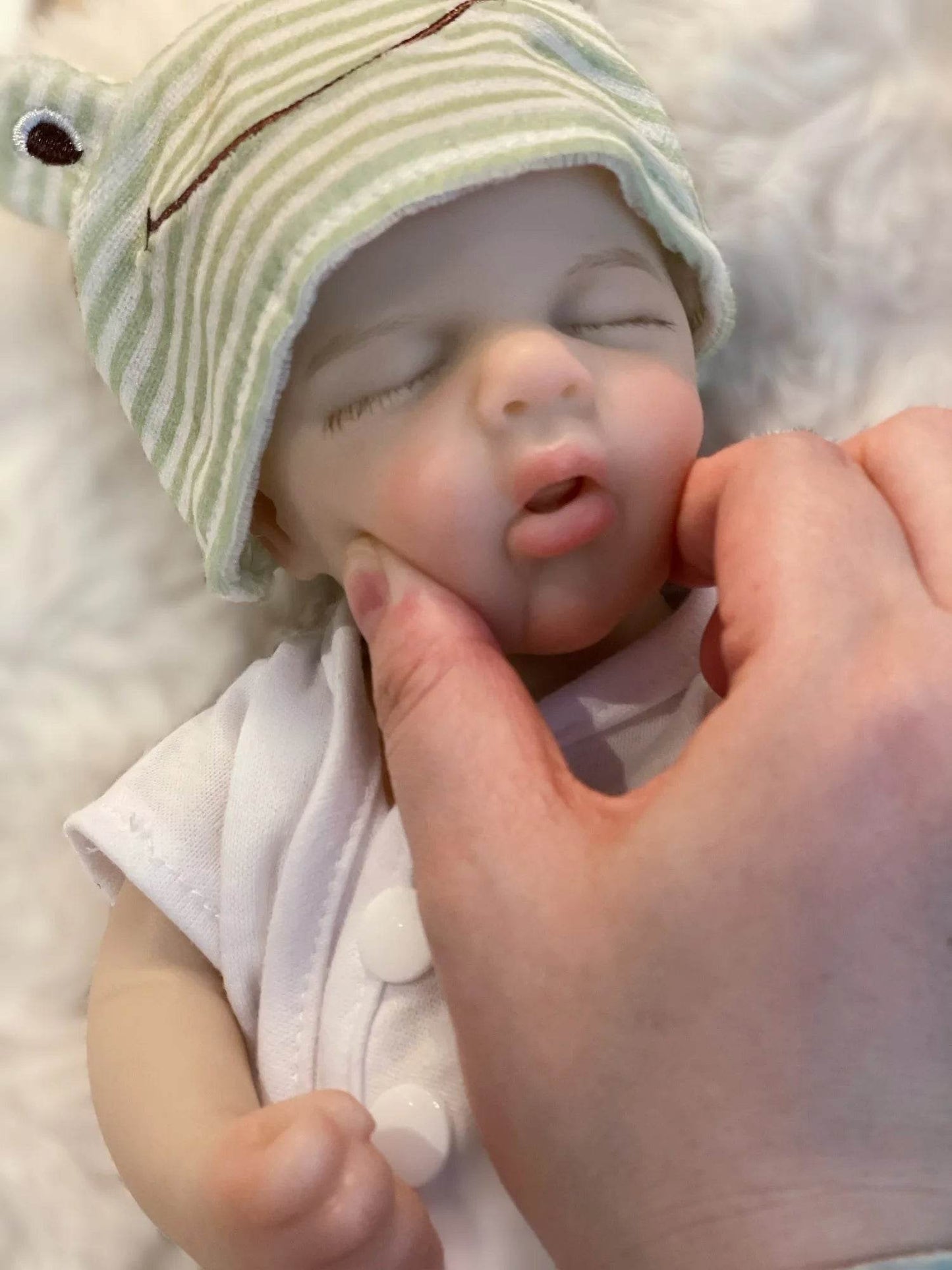 Premium Reborn Doll Silicone Open Mouth 33cm for Collectors - ToylandEU