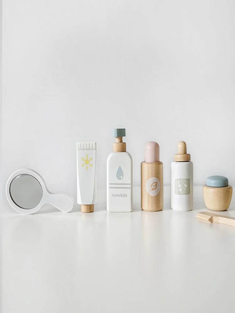 Premium Wooden Makeup Set with Hairdressing Simulation for Creative Girls Age 3 to 12 - ToylandEU