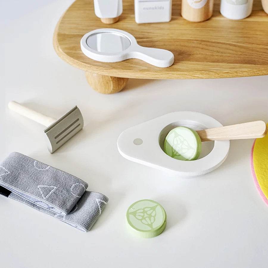 Premium Wooden Makeup Set with Hairdressing Simulation for Creative Girls Age 3 to 12 - ToylandEU