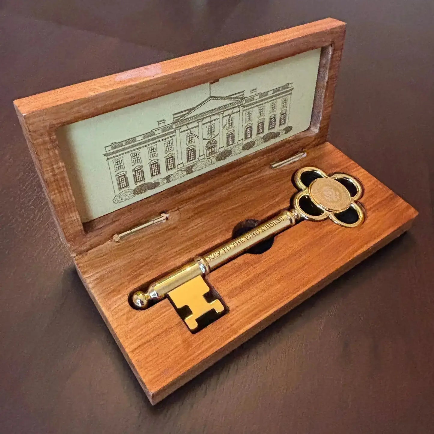 President Donald J. Trump Key to the White House REPLICA - ToylandEU
